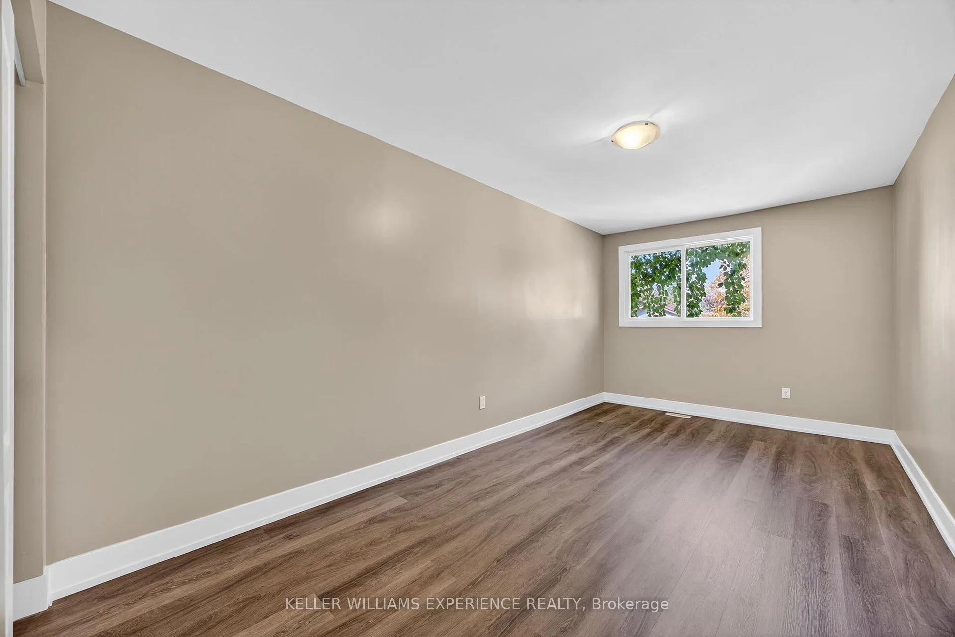 Photo 25 of Unit #22, 12 Lankin Boulevard, Orillia — HOMEH