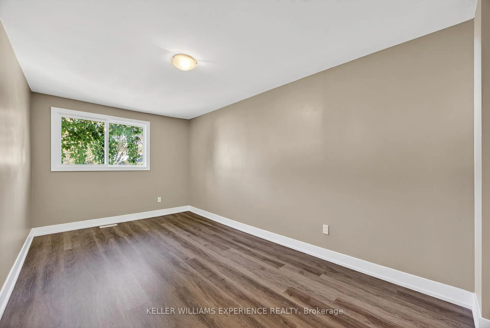 Photo 26 of Unit #22, 12 Lankin Boulevard, Orillia — HOMEH