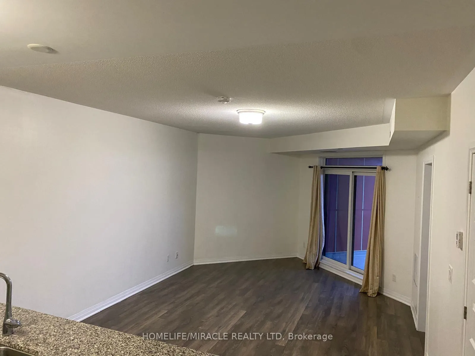 Photo 7 of Unit 501, 2 Adam sellers Street, Markham, Cornell — HOMEH