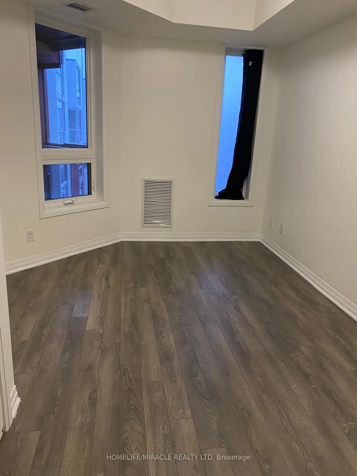 Photo 8 of Unit 501, 2 Adam sellers Street, Markham, Cornell — HOMEH