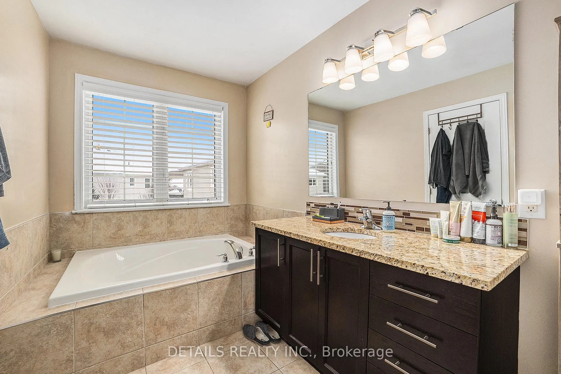 Photo 15 of 107 Lochnaw Private, Ottawa, Barrhaven - Stonebridge — HOMEH
