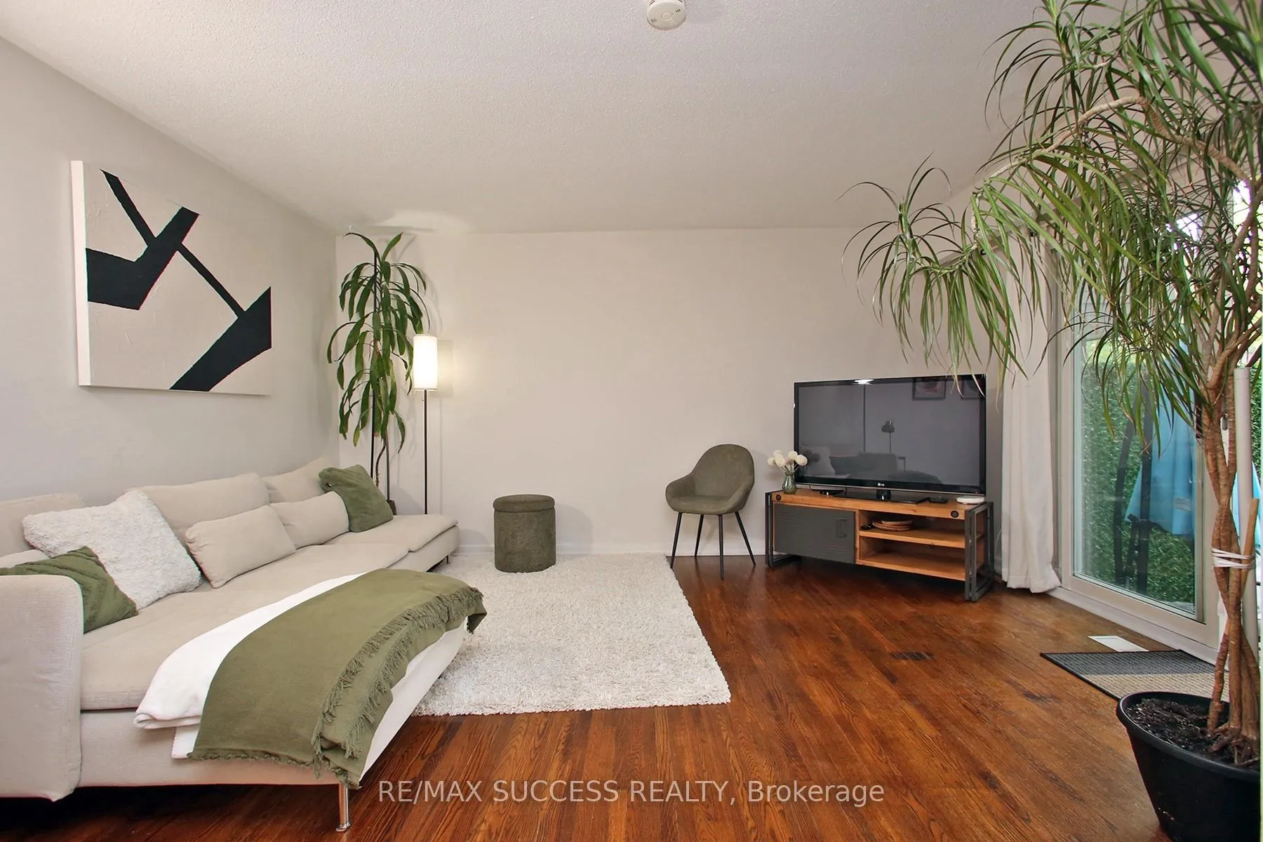 Photo 7 of Unit 591, 591 Timber Lane, Burlington, Appleby — HOMEH