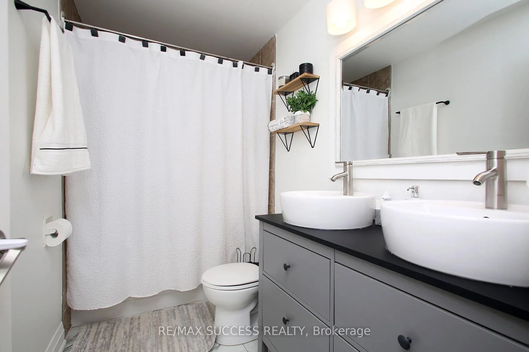 Photo 11 of Unit 591, 591 Timber Lane, Burlington, Appleby — HOMEH
