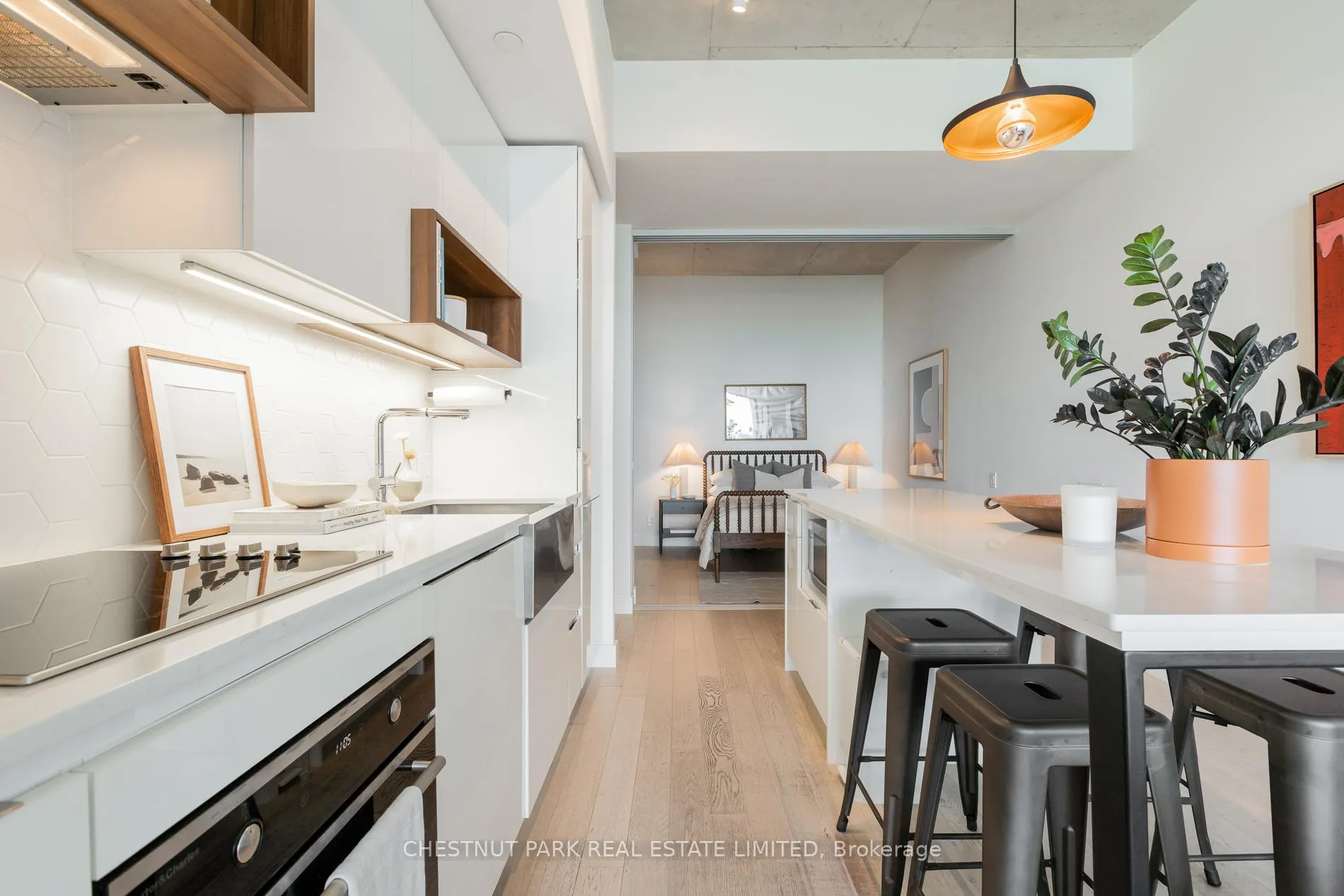 Photo 4 of 383 Sorauren Avenue, Toronto, Roncesvalles — HOMEH