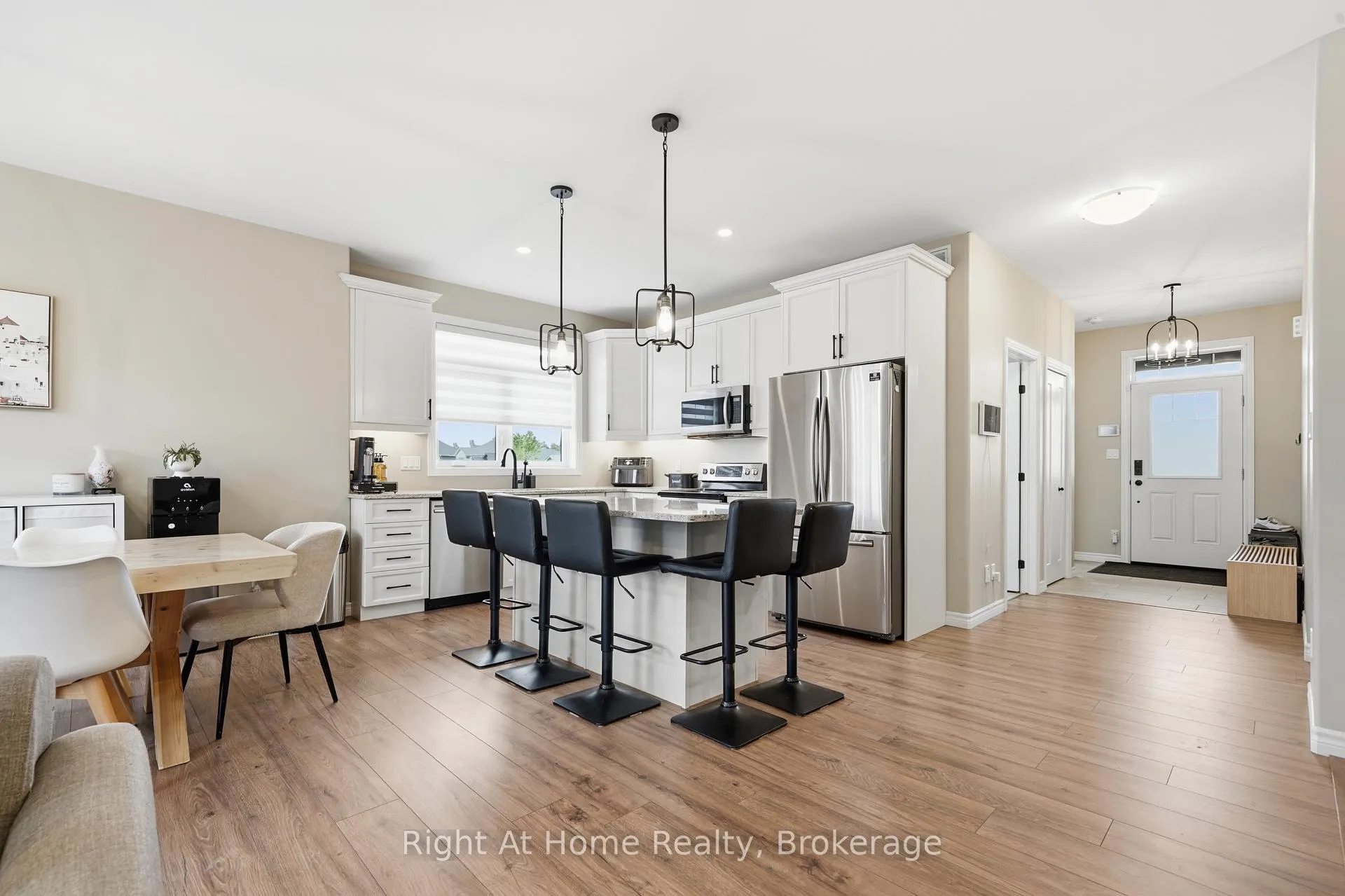 Photo 8 of 27 Redwood Drive, Belleville, Thurlow Ward — HOMEH
