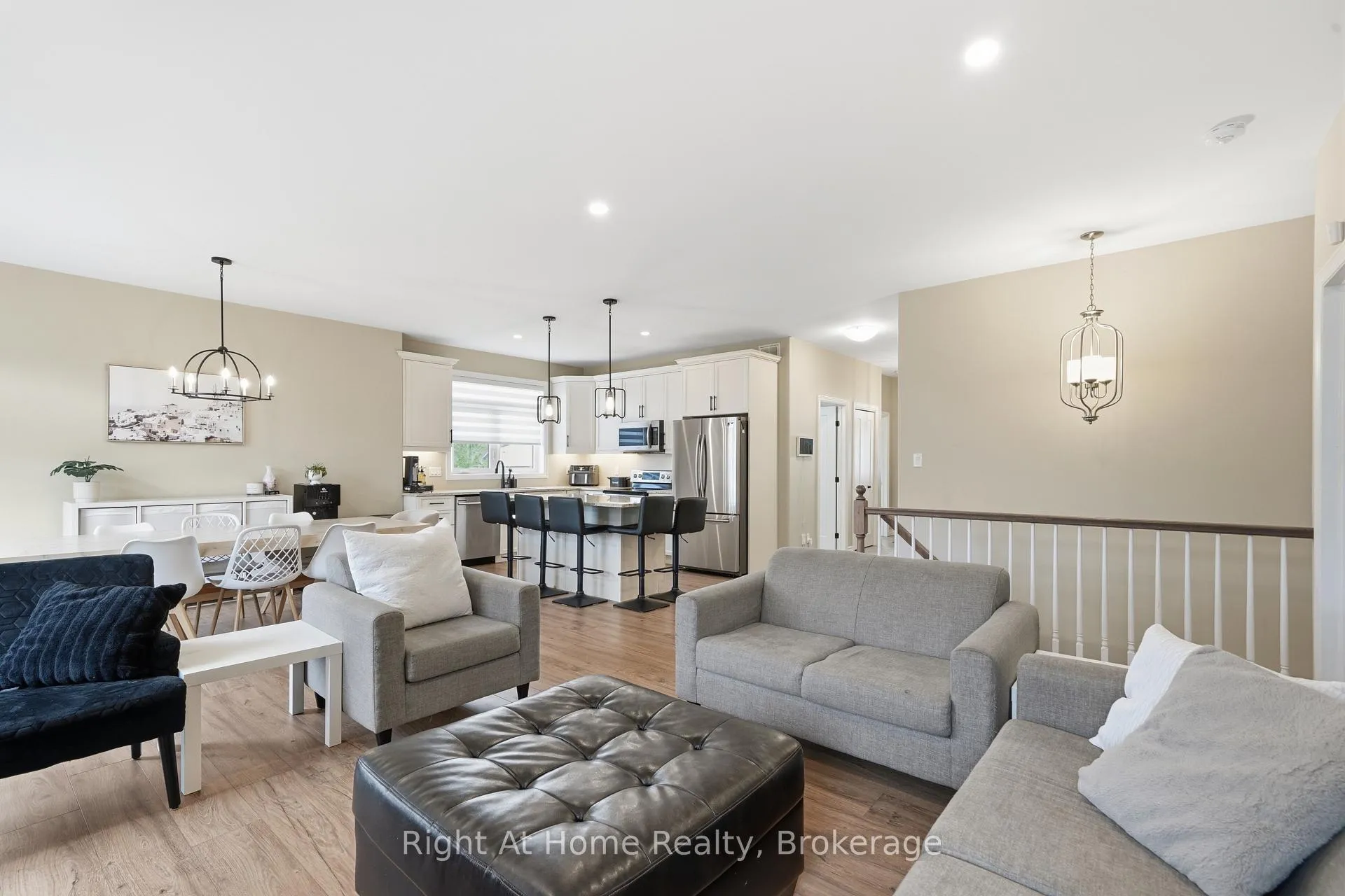 Photo 13 of 27 Redwood Drive, Belleville, Thurlow Ward — HOMEH