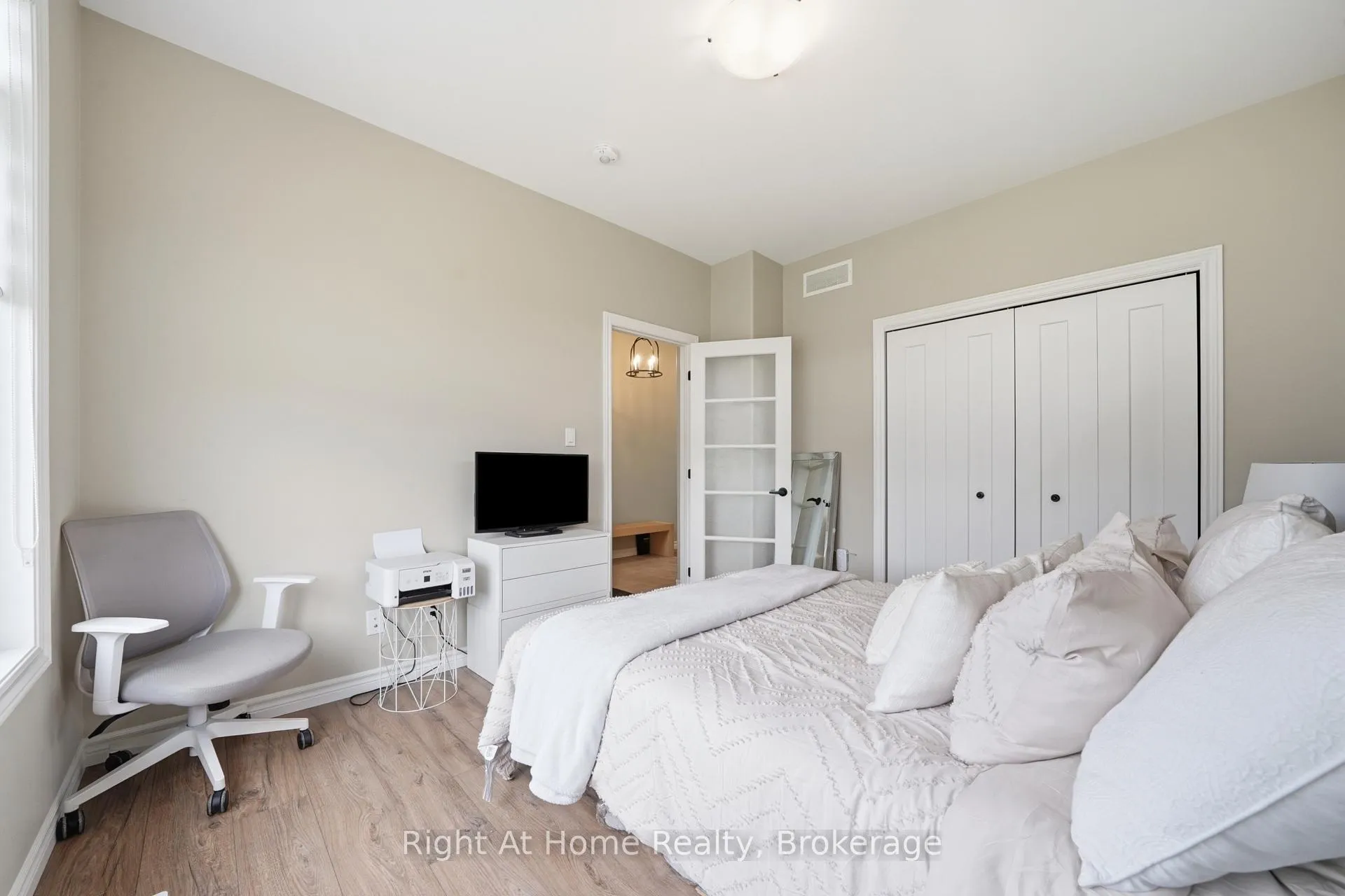 Photo 18 of 27 Redwood Drive, Belleville, Thurlow Ward — HOMEH