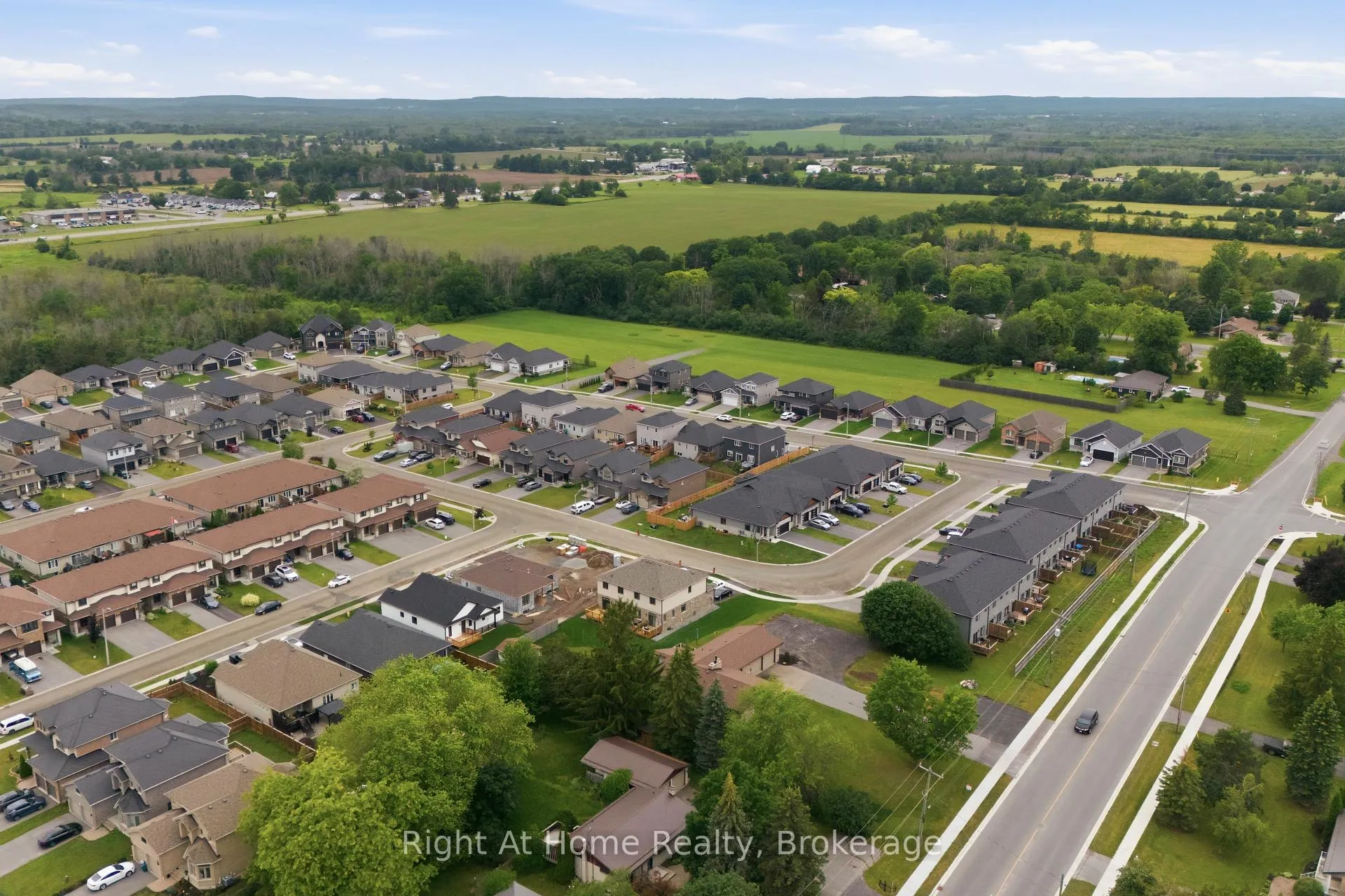 Photo 35 of 27 Redwood Drive, Belleville, Thurlow Ward — HOMEH