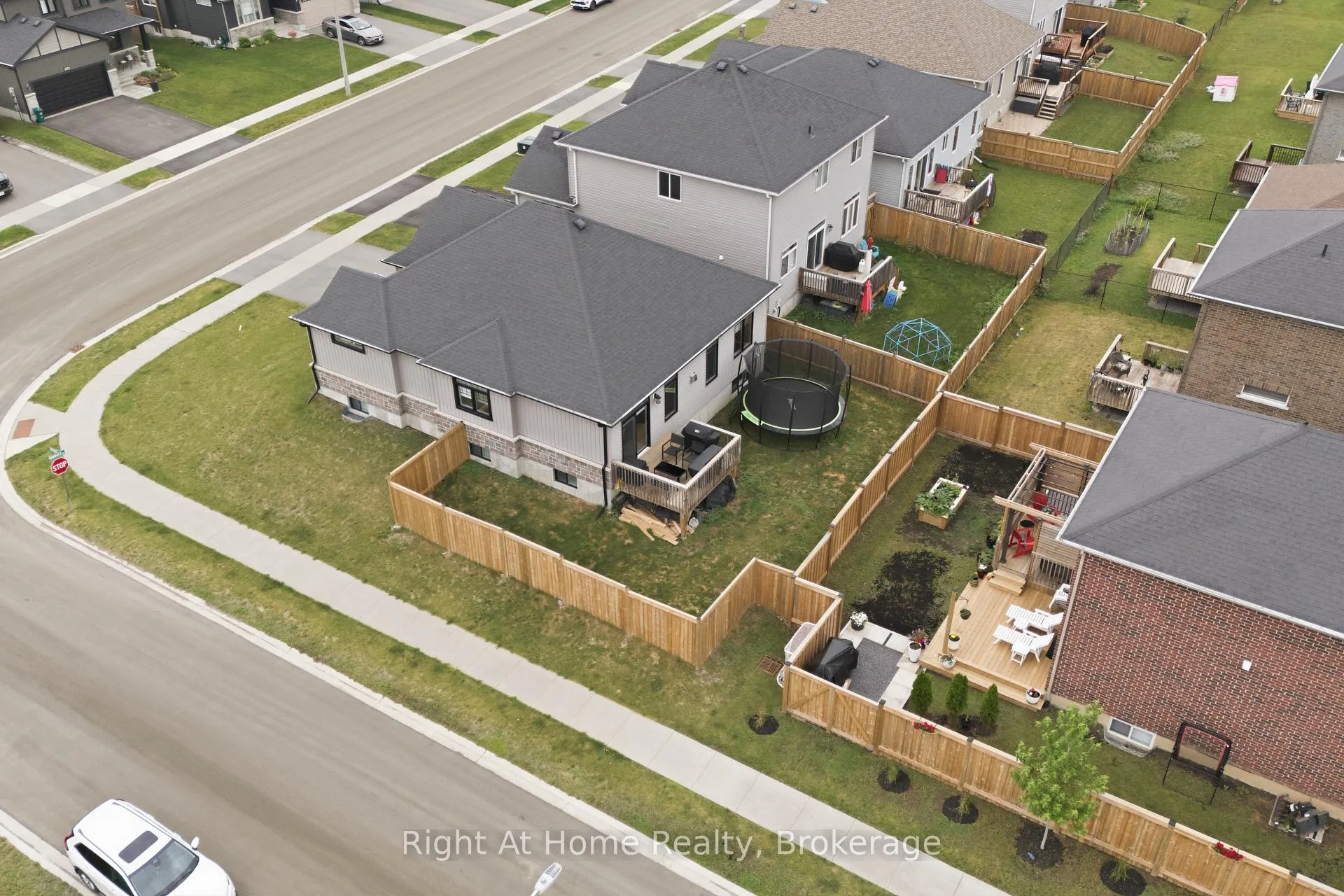 Photo 37 of 27 Redwood Drive, Belleville, Thurlow Ward — HOMEH