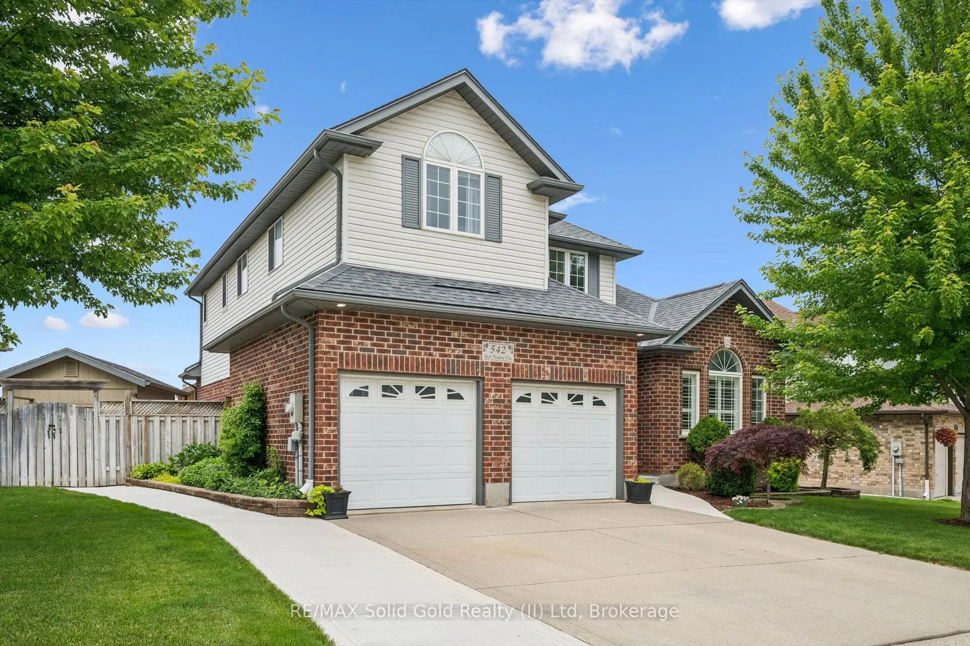 Photo 2 of 542 Rush Meadow Crescent, Kitchener — HOMEH