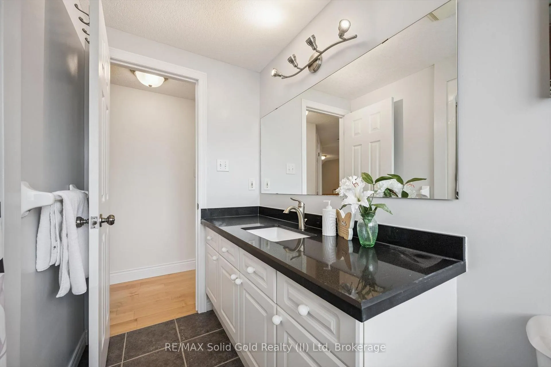 Photo 30 of 542 Rush Meadow Crescent, Kitchener — HOMEH