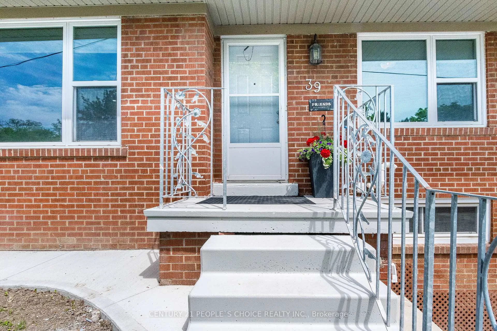Photo 6 of 39 Meadowland Drive, Brampton, Brampton East — HOMEH