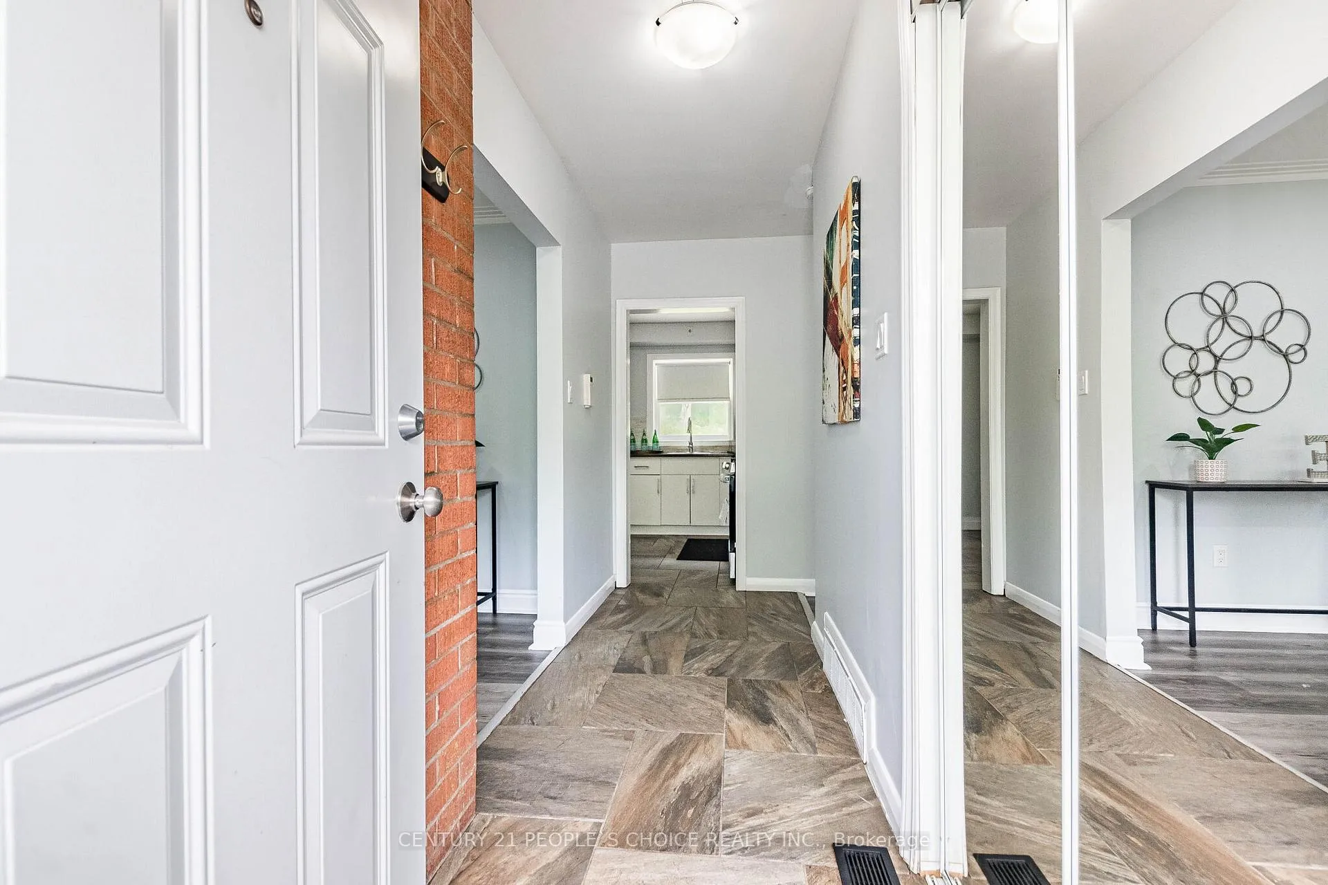 Photo 7 of 39 Meadowland Drive, Brampton, Brampton East — HOMEH