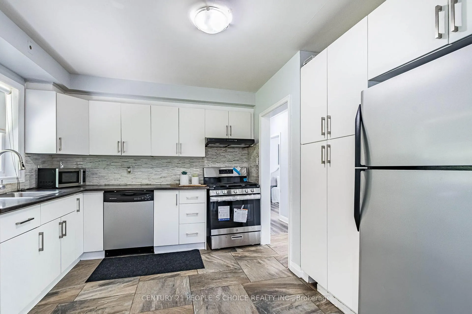 Photo 18 of 39 Meadowland Drive, Brampton, Brampton East — HOMEH