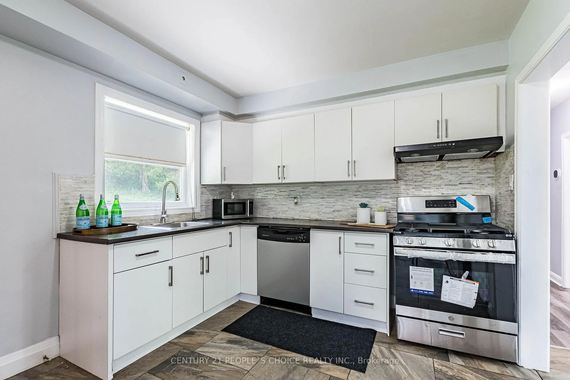 Photo 19 of 39 Meadowland Drive, Brampton, Brampton East — HOMEH