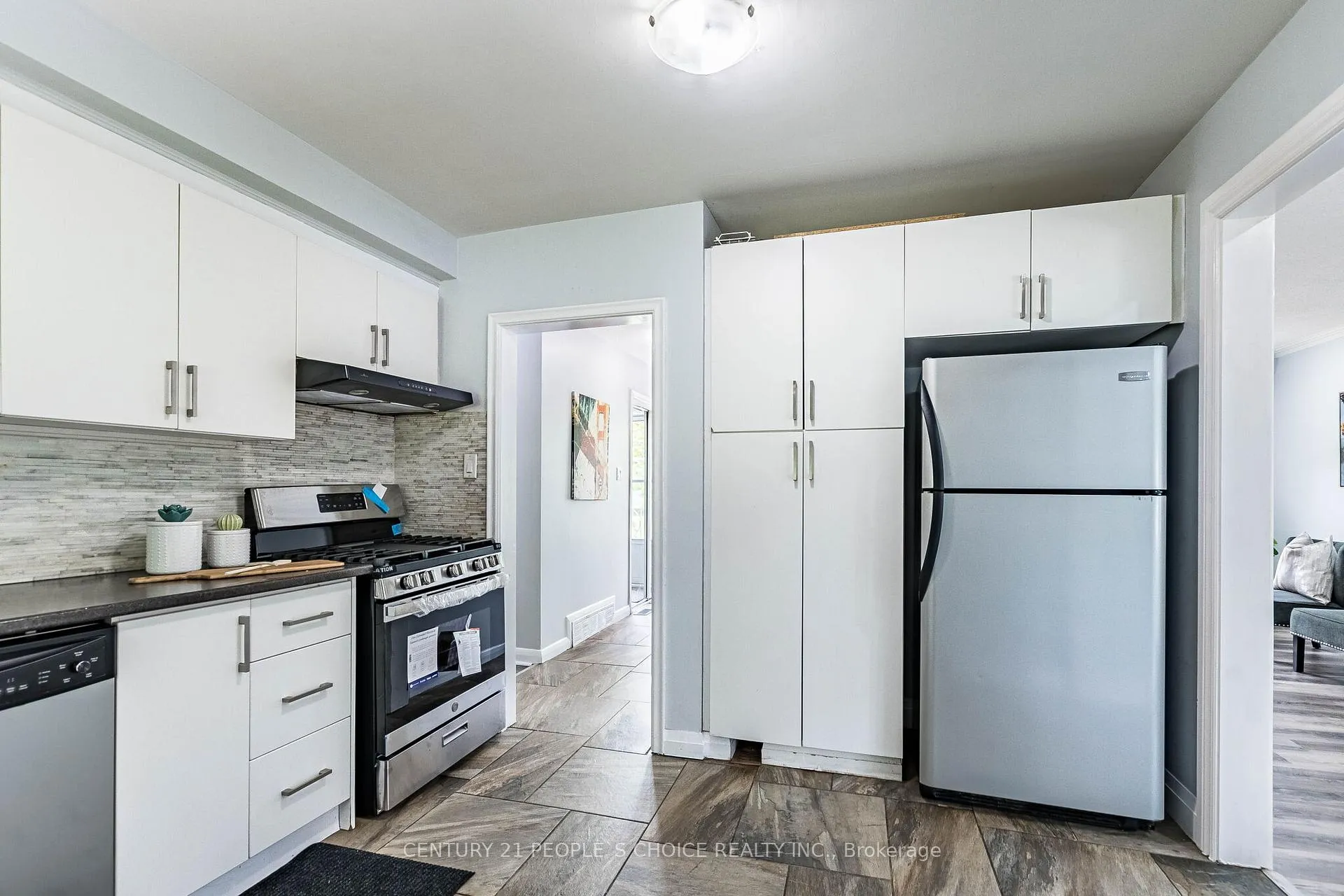 Photo 22 of 39 Meadowland Drive, Brampton, Brampton East — HOMEH