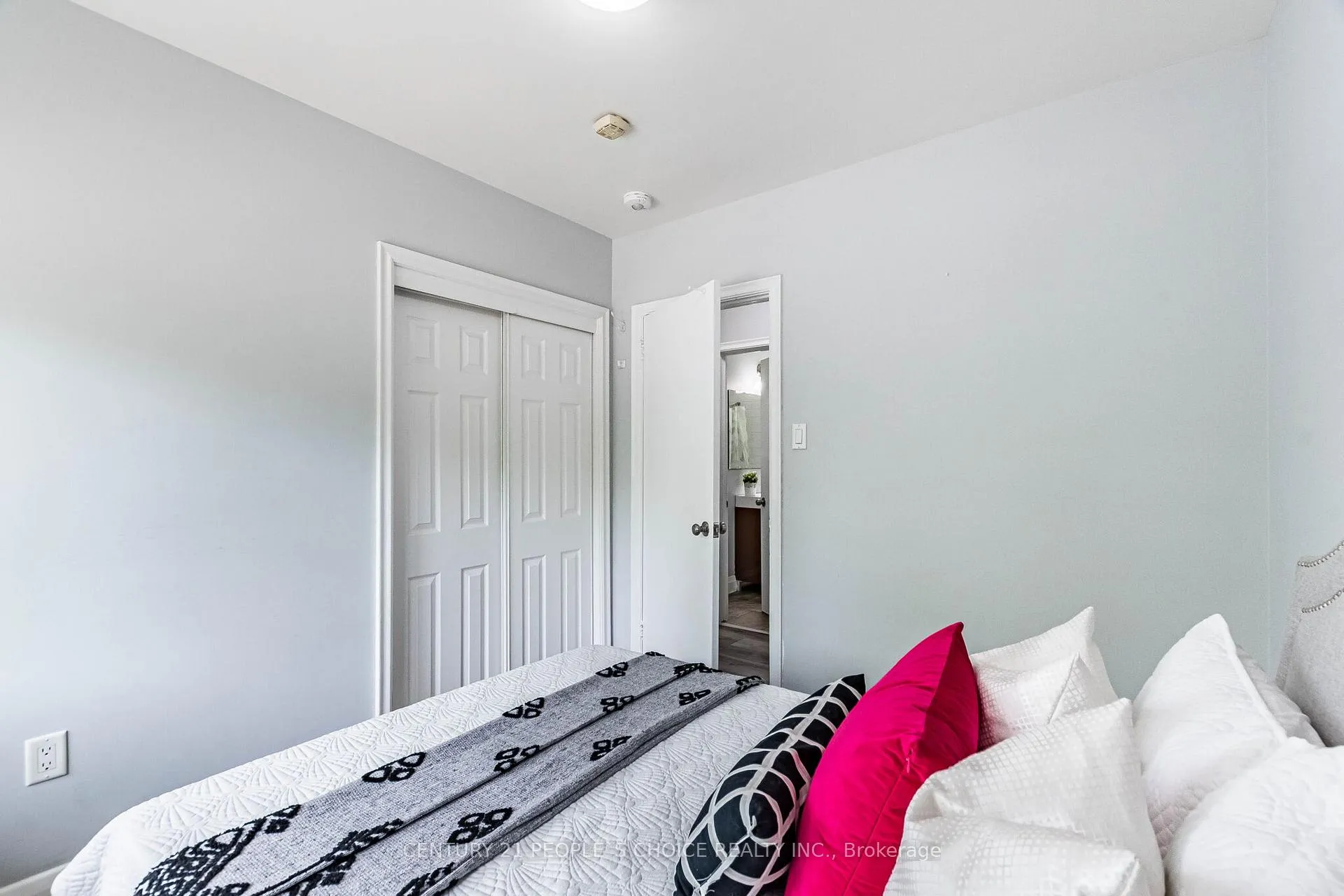 Photo 31 of 39 Meadowland Drive, Brampton, Brampton East — HOMEH
