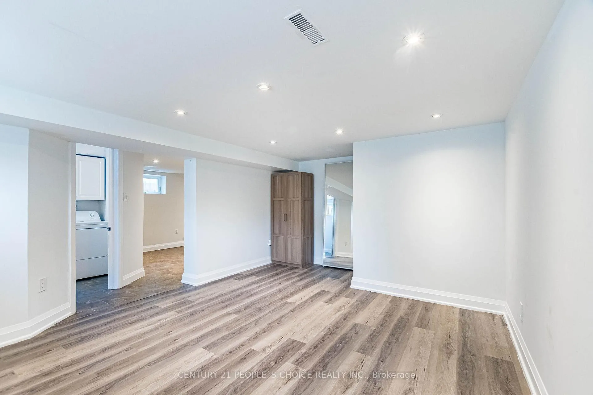 Photo 37 of 39 Meadowland Drive, Brampton, Brampton East — HOMEH