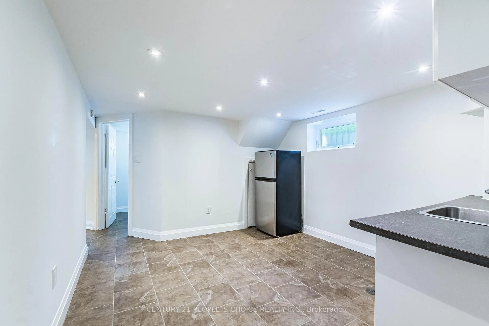 Photo 40 of 39 Meadowland Drive, Brampton, Brampton East — HOMEH