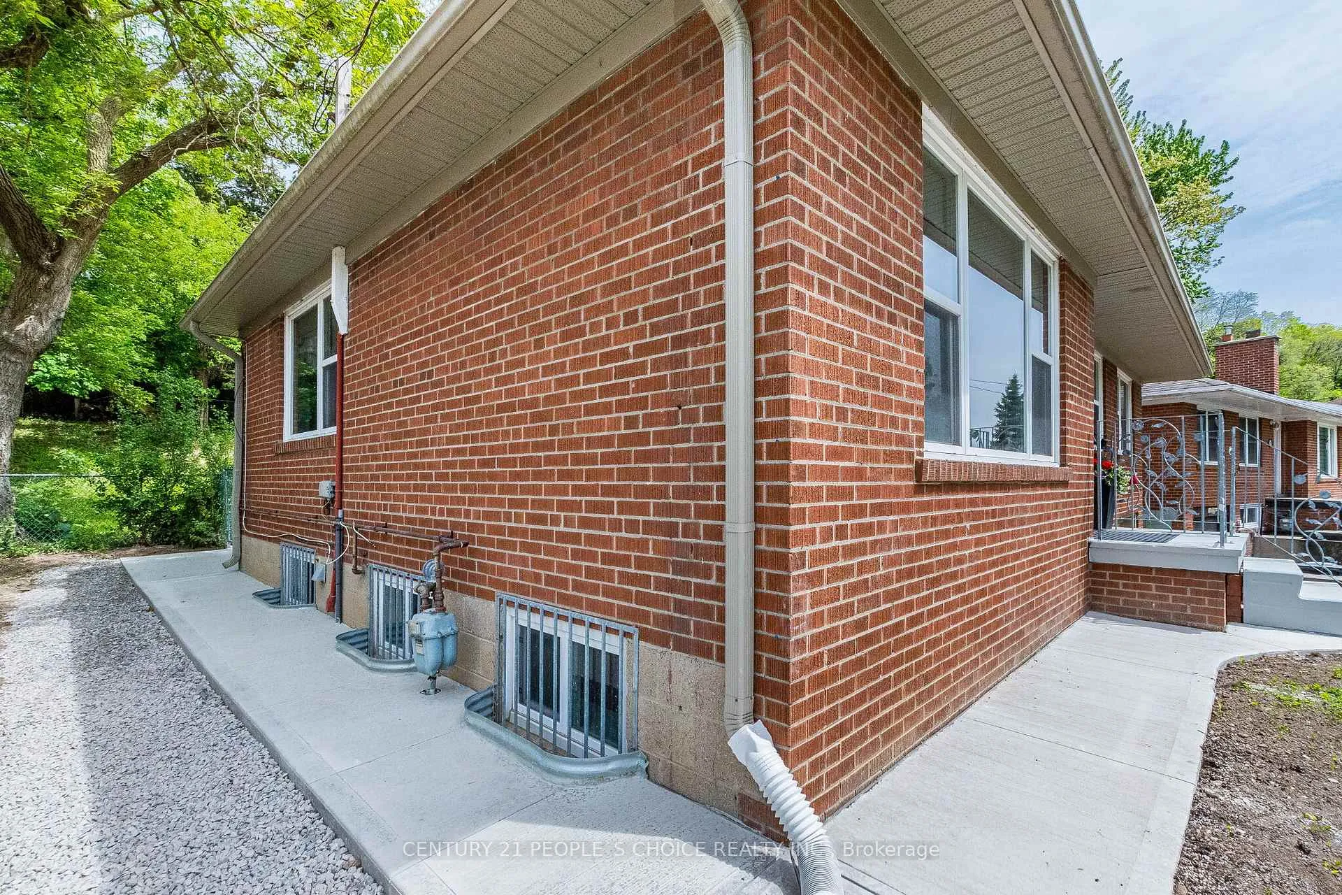 Photo 43 of 39 Meadowland Drive, Brampton, Brampton East — HOMEH