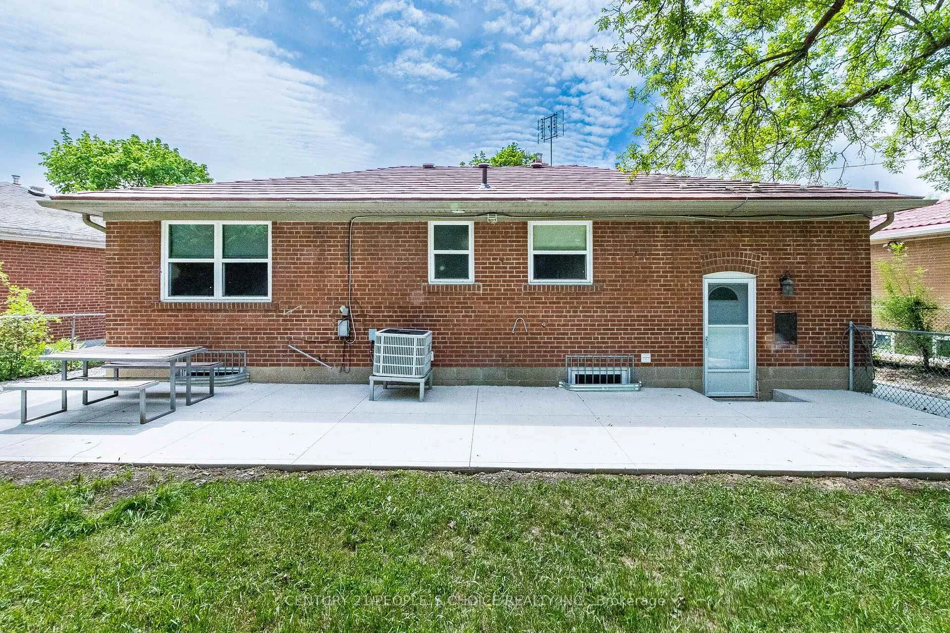Photo 49 of 39 Meadowland Drive, Brampton, Brampton East — HOMEH