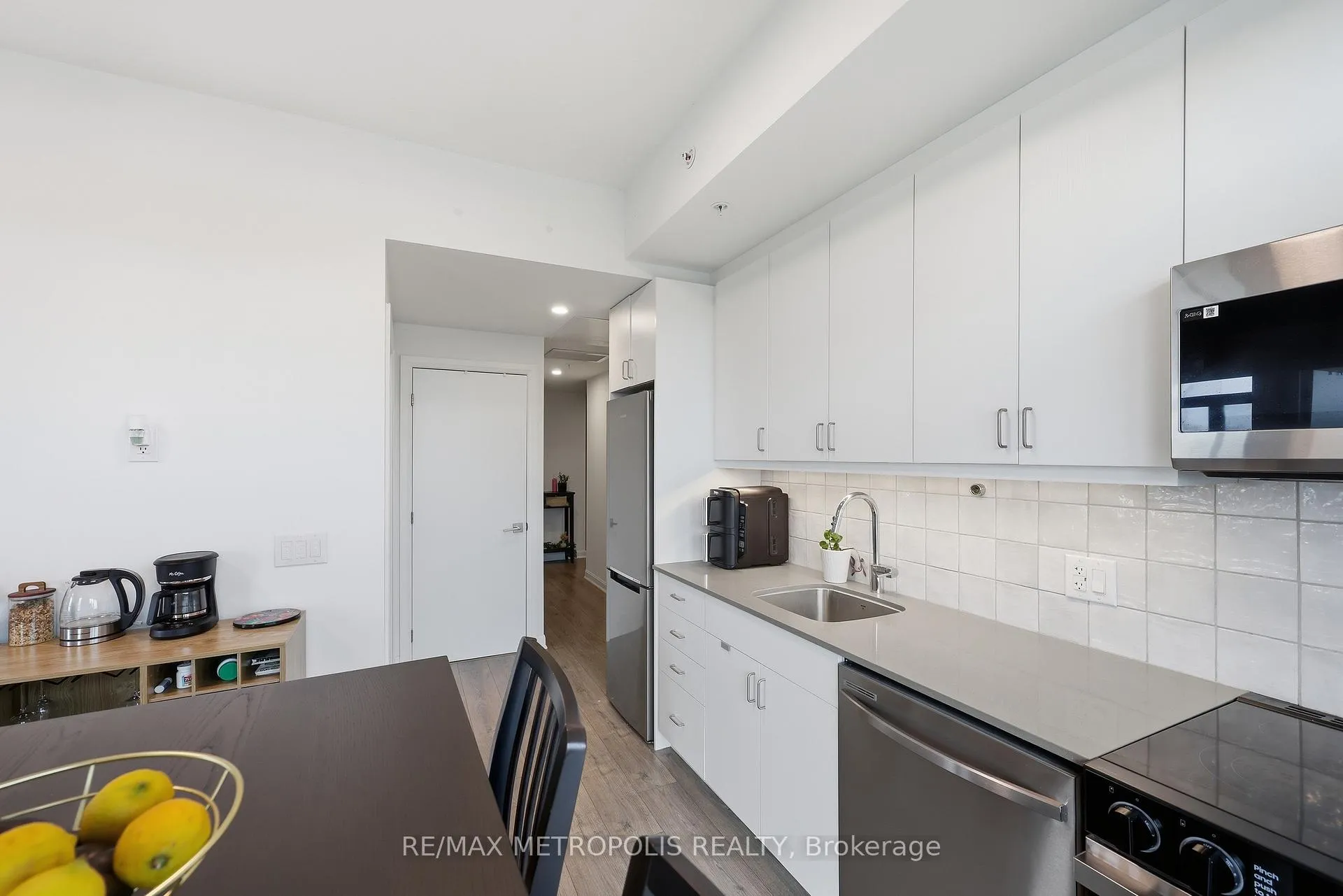 Photo 5 of Unit 709, 223 Princess Street, Kingston, East of Sir John A. Blvd — HOMEH