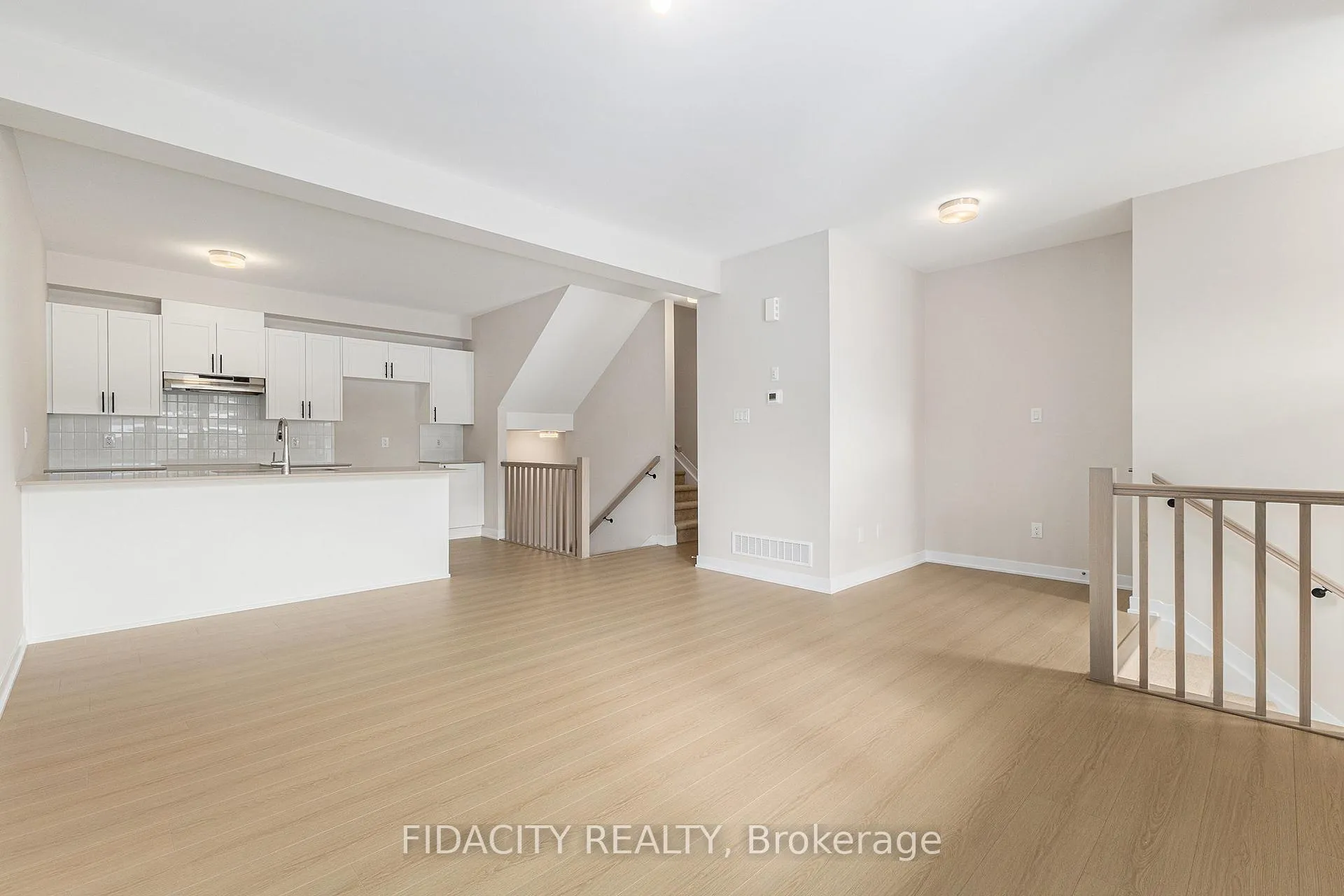 Photo 8 of 205 Beebalm Crescent, Ottawa, Barrhaven - Half Moon Bay — HOMEH