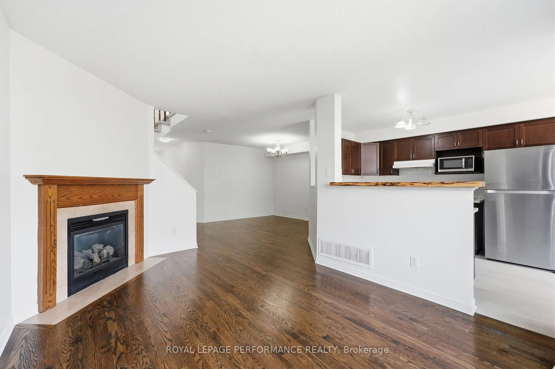Photo 8 of 277 Rolling Meadow Crescent, Ottawa, Mer Bleue/Bradley Estates/Anderson Park — HOMEH