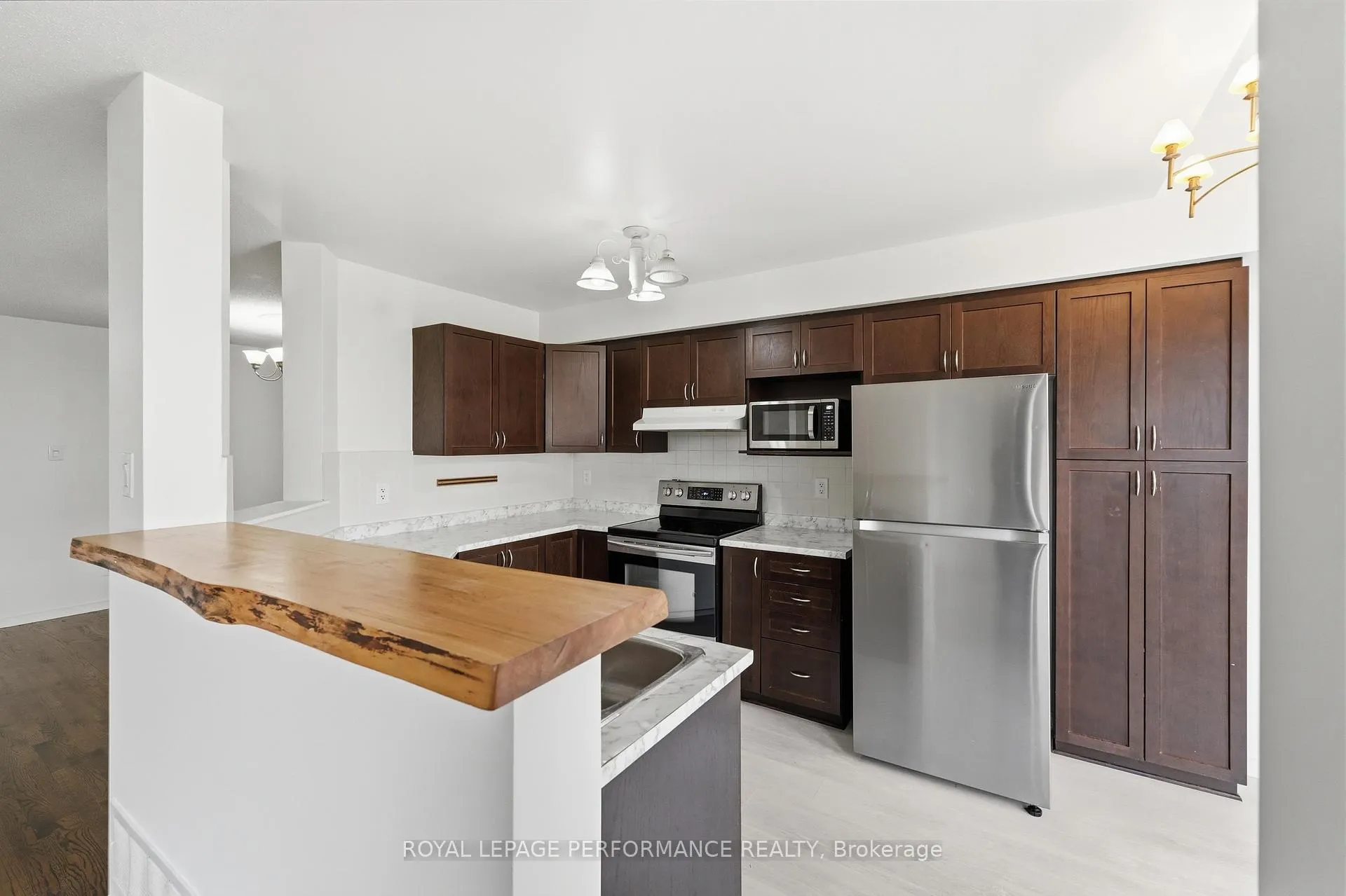 Photo 11 of 277 Rolling Meadow Crescent, Ottawa, Mer Bleue/Bradley Estates/Anderson Park — HOMEH