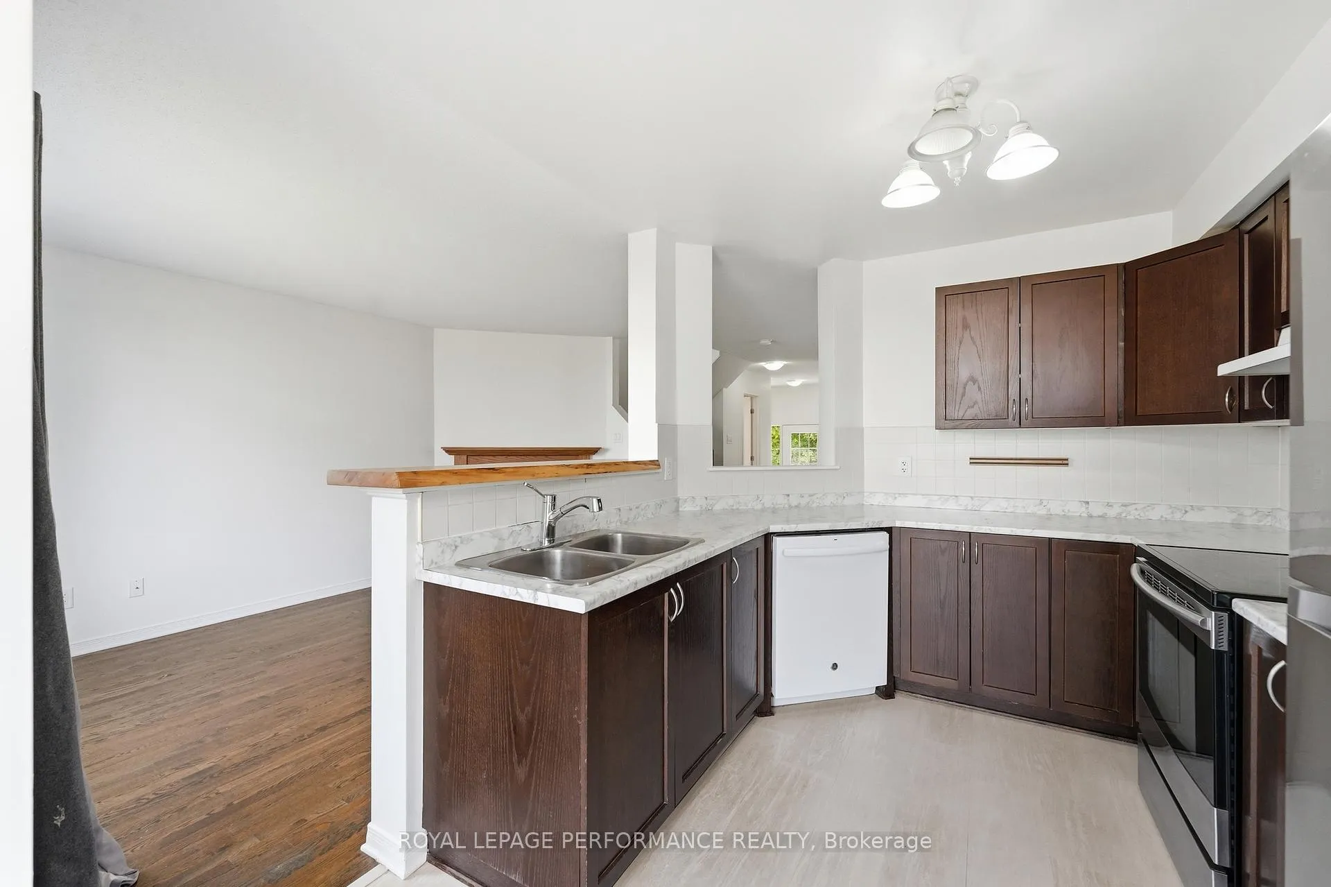 Photo 13 of 277 Rolling Meadow Crescent, Ottawa, Mer Bleue/Bradley Estates/Anderson Park — HOMEH