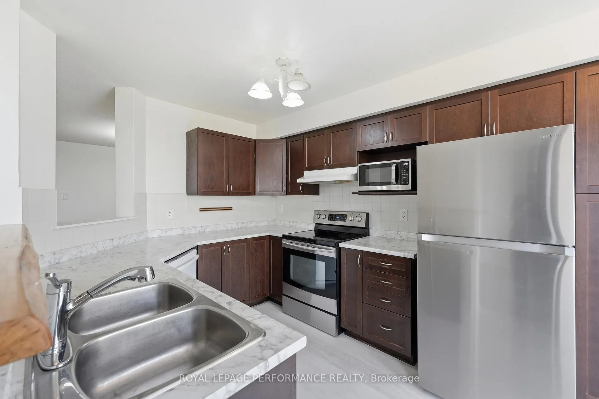 Photo 14 of 277 Rolling Meadow Crescent, Ottawa, Mer Bleue/Bradley Estates/Anderson Park — HOMEH