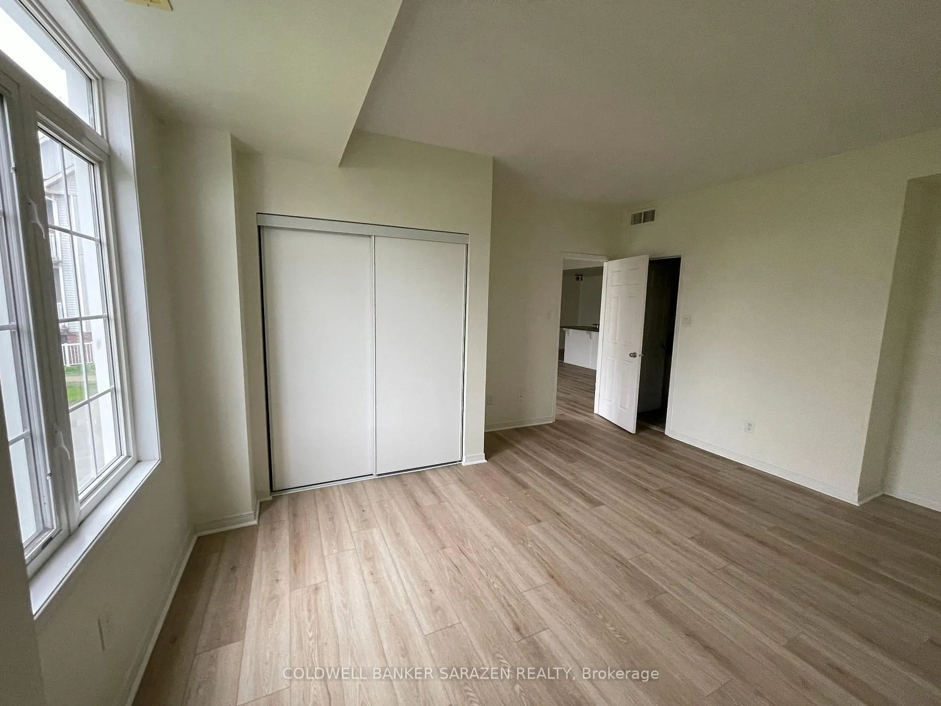 Photo 5 of Unit K, 105 Artesa Private, Ottawa, Kanata - Emerald Meadows/Trailwest — HOMEH