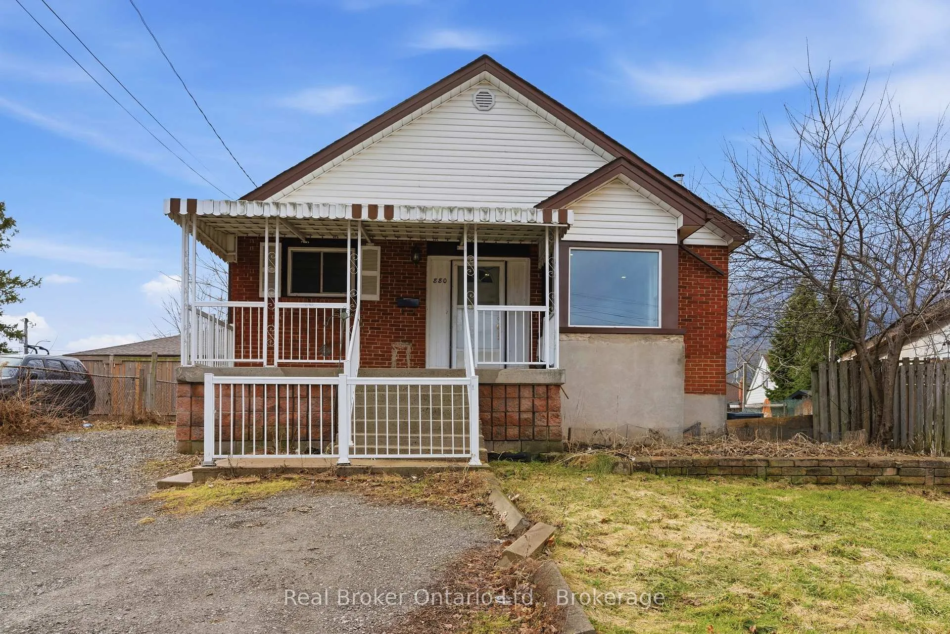 Photo of 880 Lawrence Road