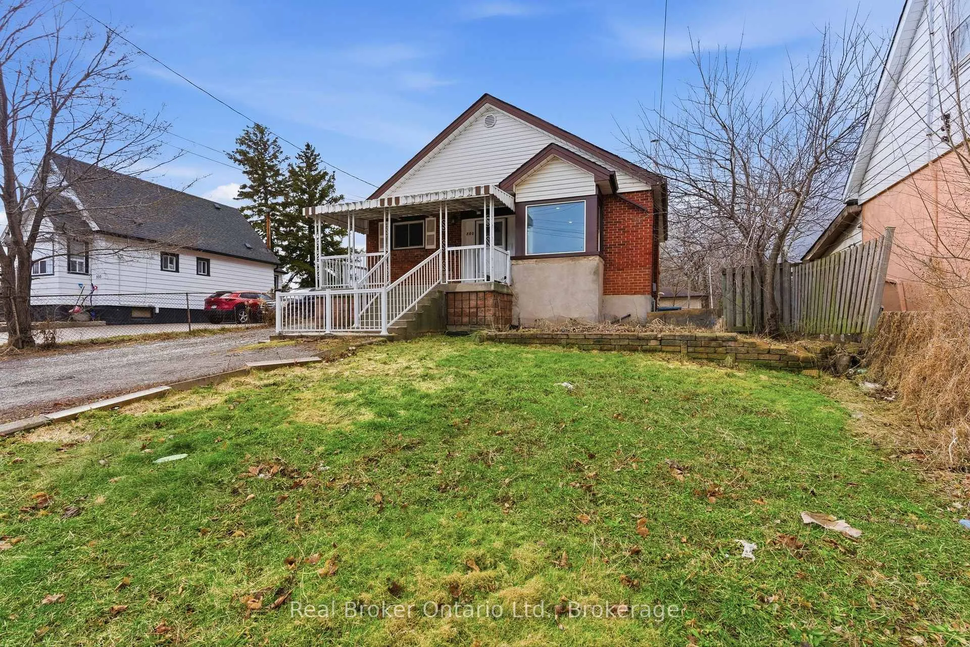 Photo 3 of 880 Lawrence Road, Hamilton, Bartonville — HOMEH