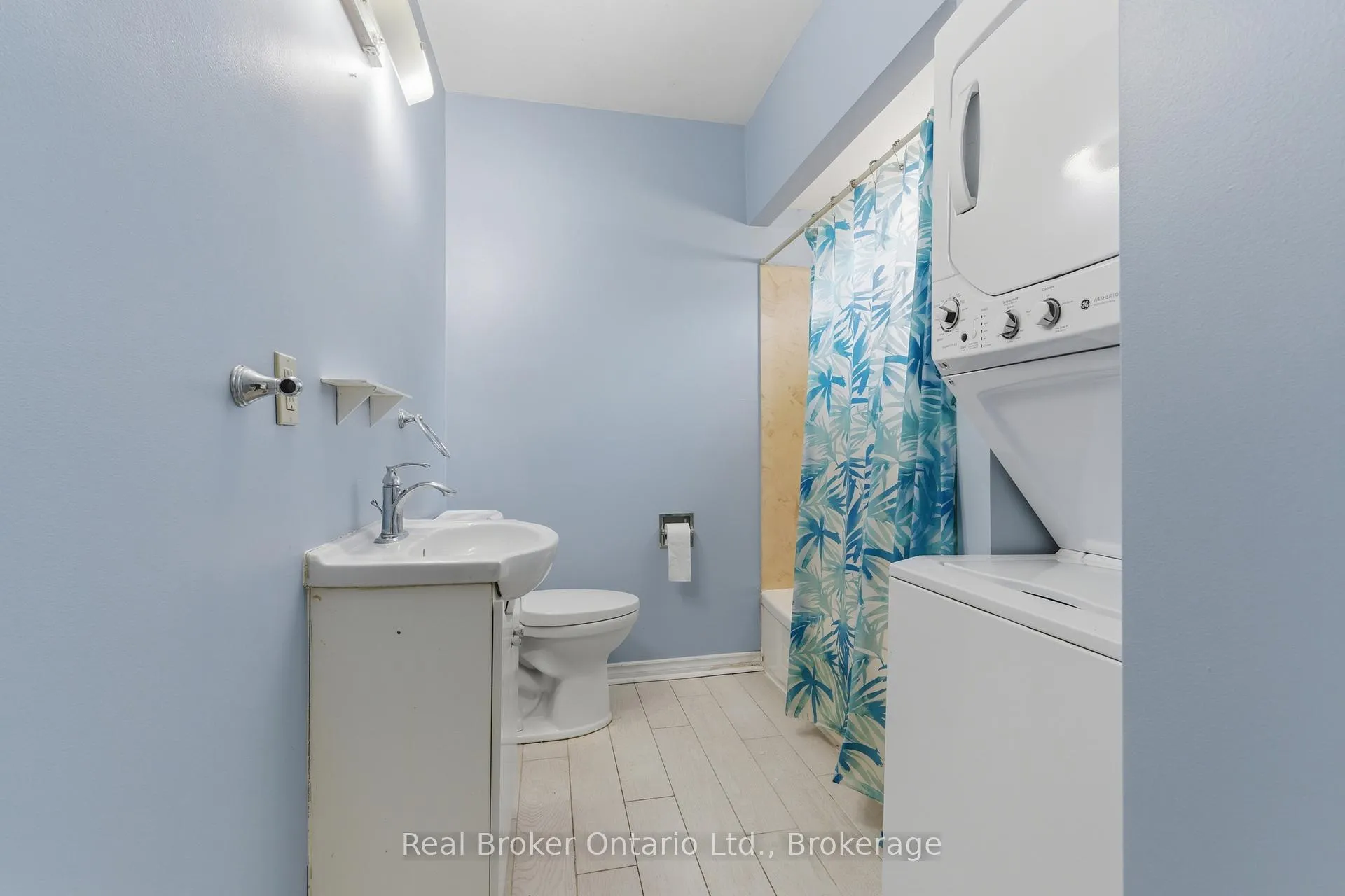 Photo 19 of 880 Lawrence Road, Hamilton, Bartonville — HOMEH