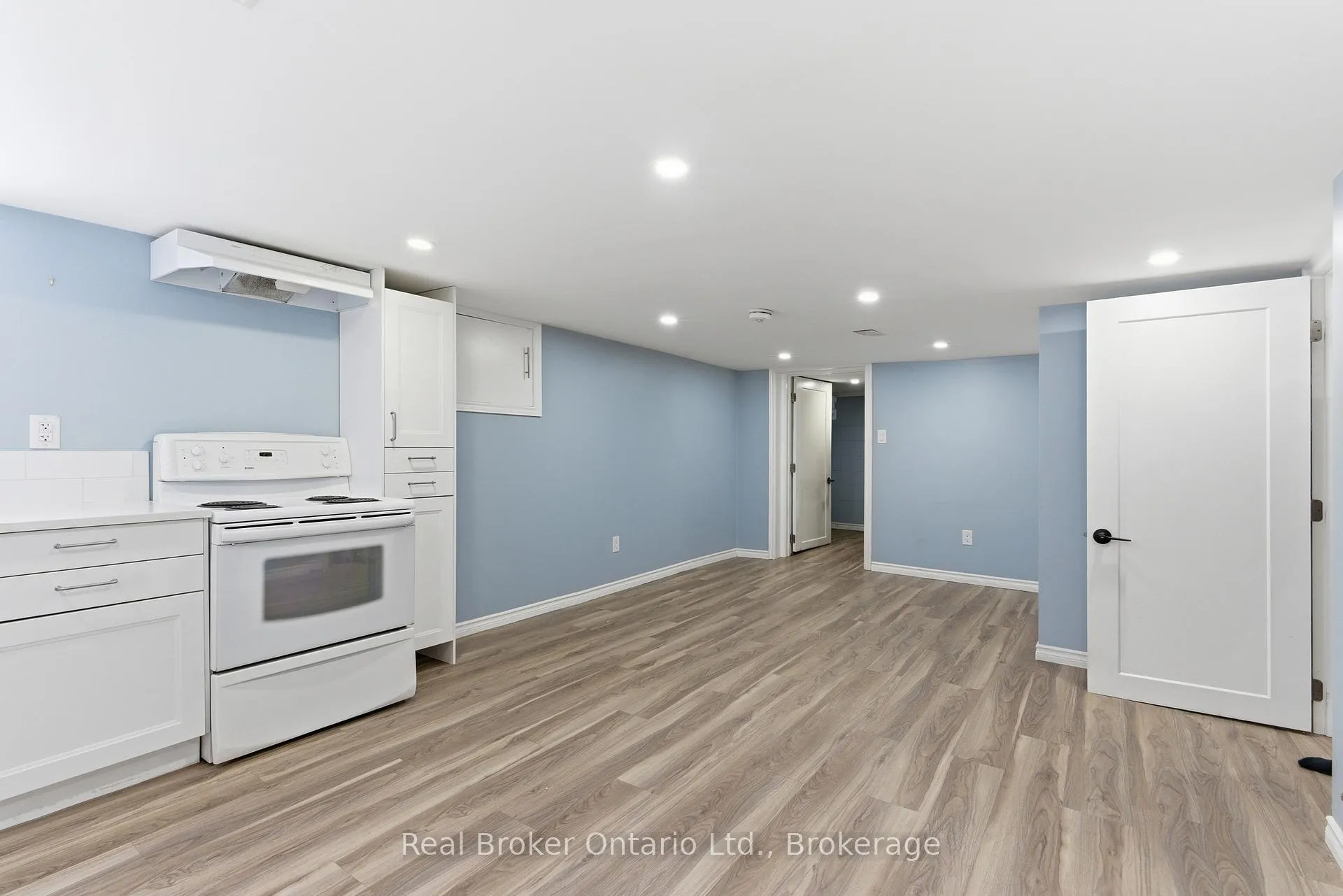 Photo 31 of 880 Lawrence Road, Hamilton, Bartonville — HOMEH