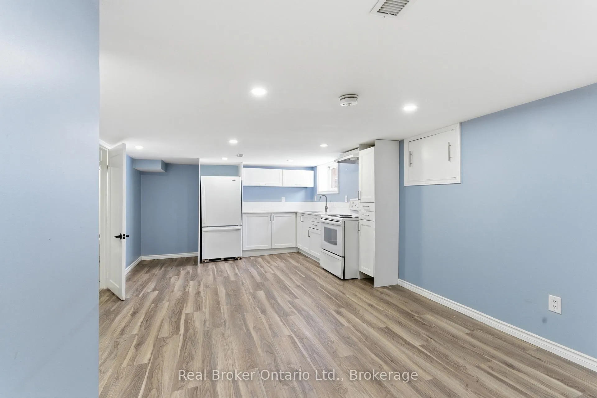 Photo 32 of 880 Lawrence Road, Hamilton, Bartonville — HOMEH