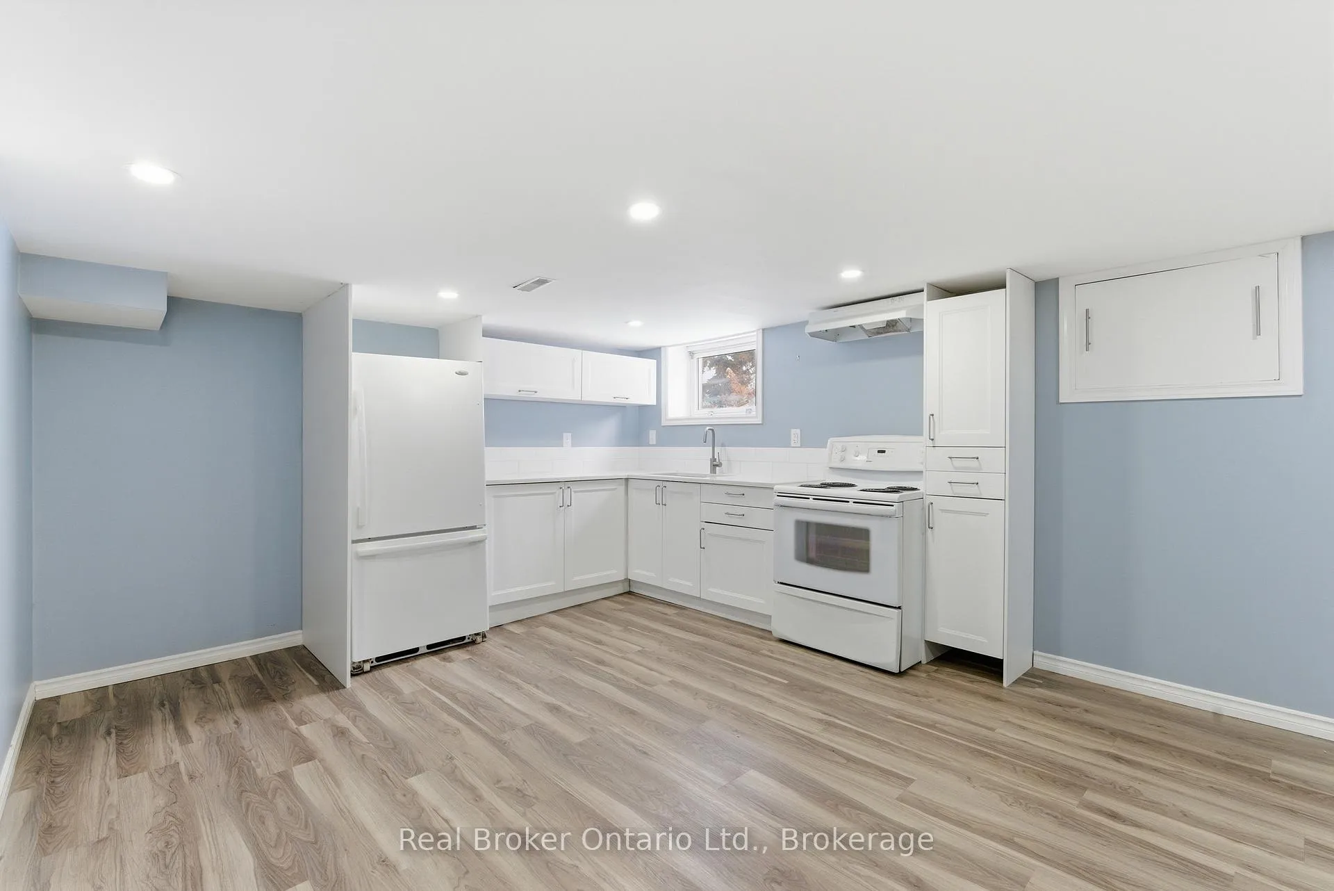 Photo 34 of 880 Lawrence Road, Hamilton, Bartonville — HOMEH