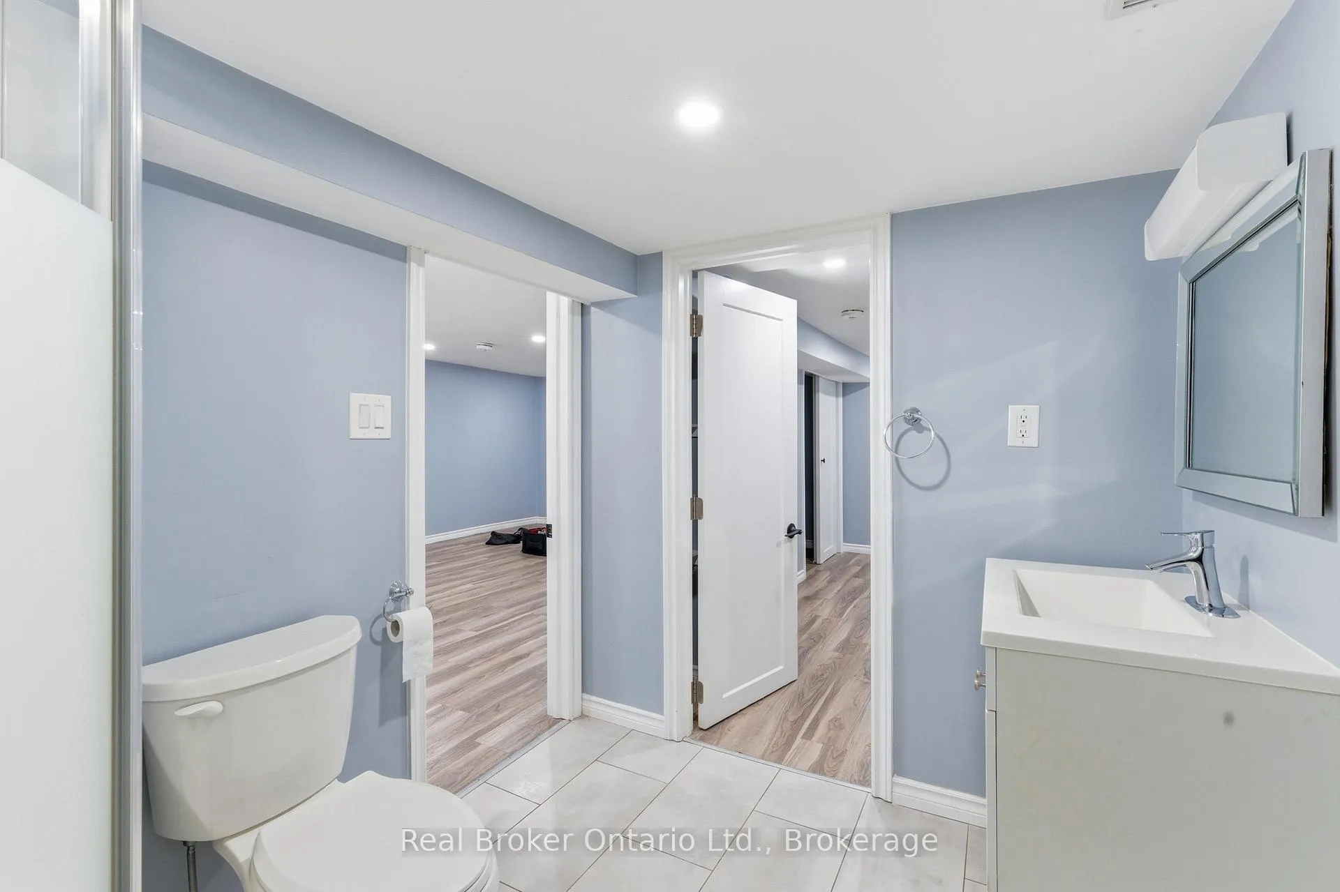 Photo 36 of 880 Lawrence Road, Hamilton, Bartonville — HOMEH