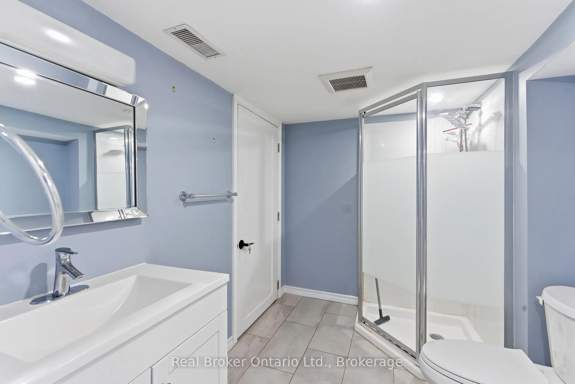 Photo 37 of 880 Lawrence Road, Hamilton, Bartonville — HOMEH