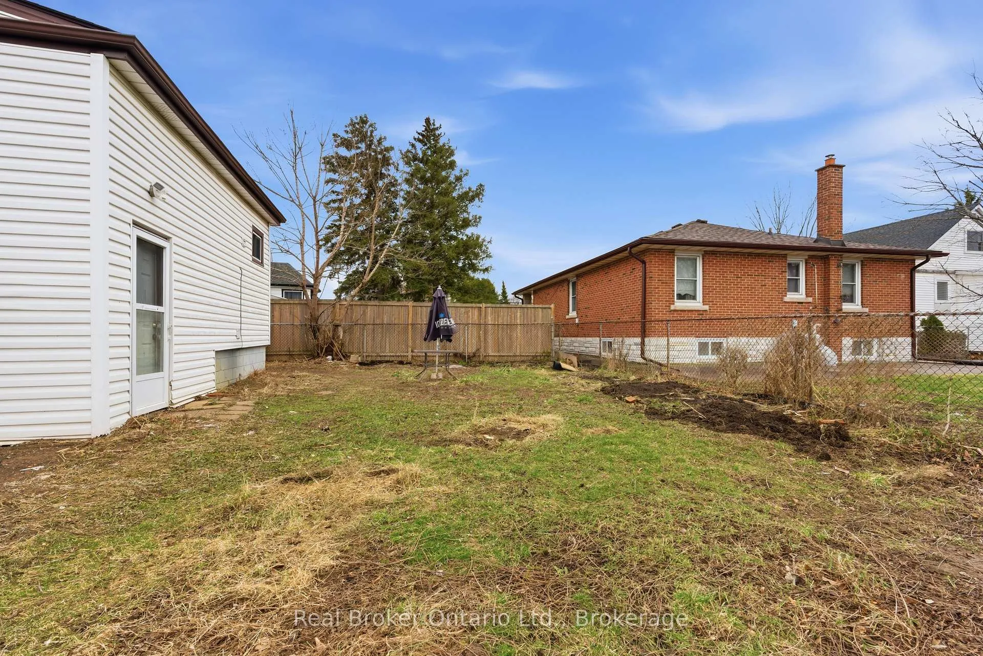 Photo 41 of 880 Lawrence Road, Hamilton, Bartonville — HOMEH