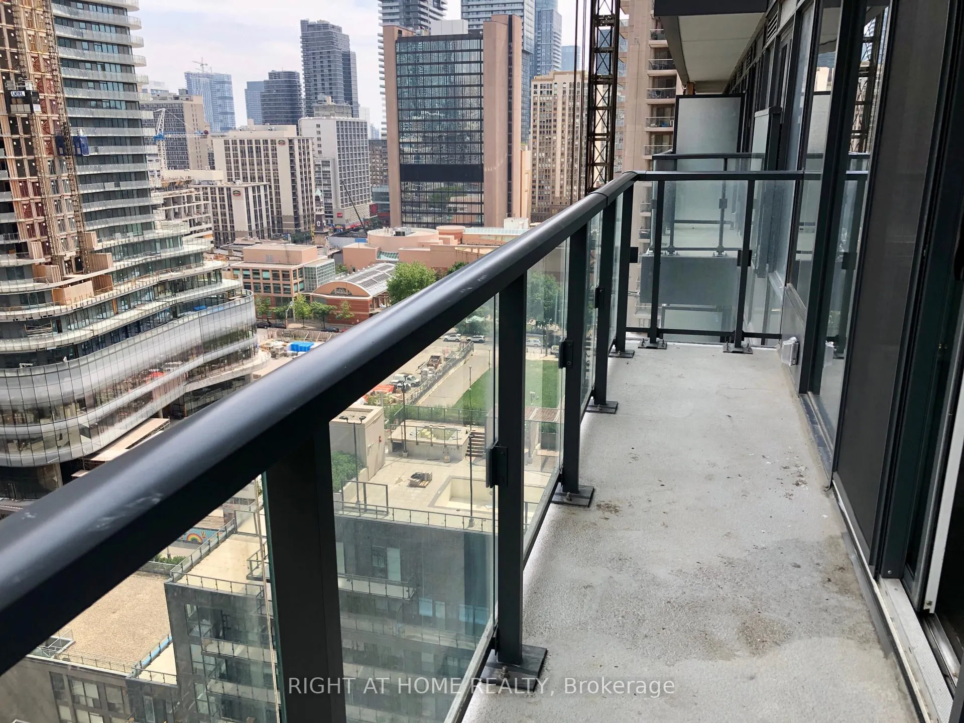 Photo 8 of Unit 1616, 955 Bay Street, Toronto, Bay Street Corridor — HOMEH