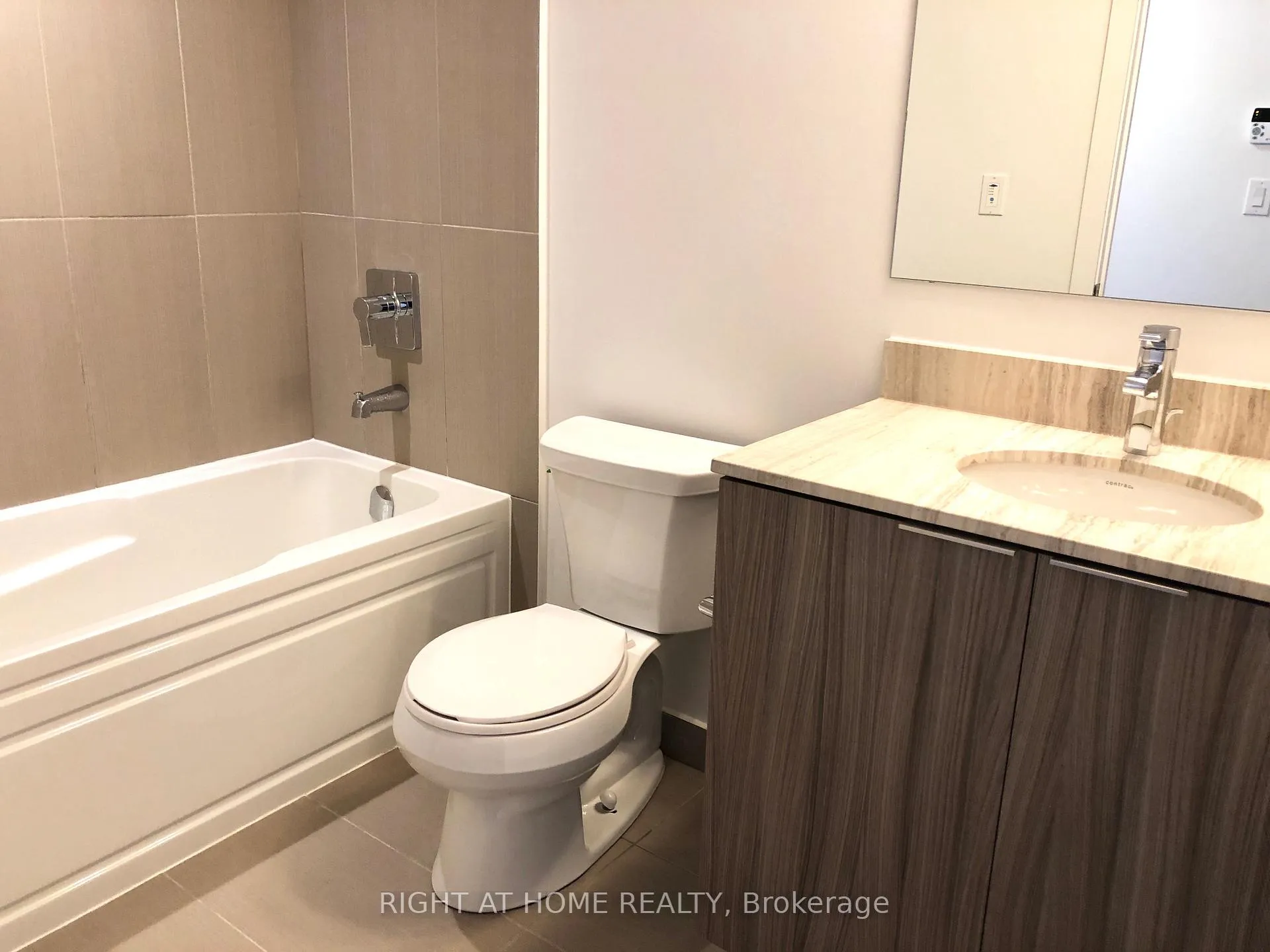 Photo 9 of Unit 1616, 955 Bay Street, Toronto, Bay Street Corridor — HOMEH