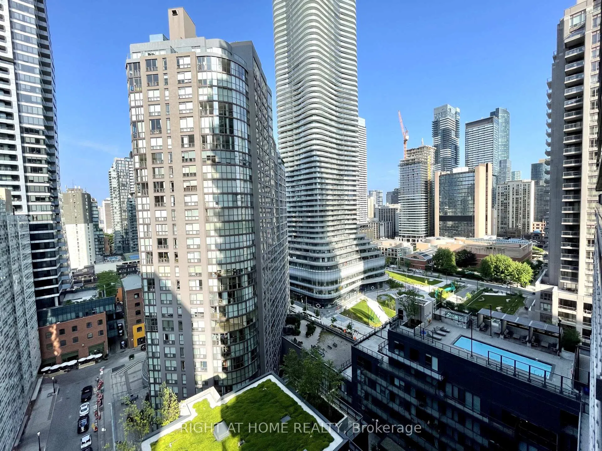 Photo 12 of Unit 1616, 955 Bay Street, Toronto, Bay Street Corridor — HOMEH