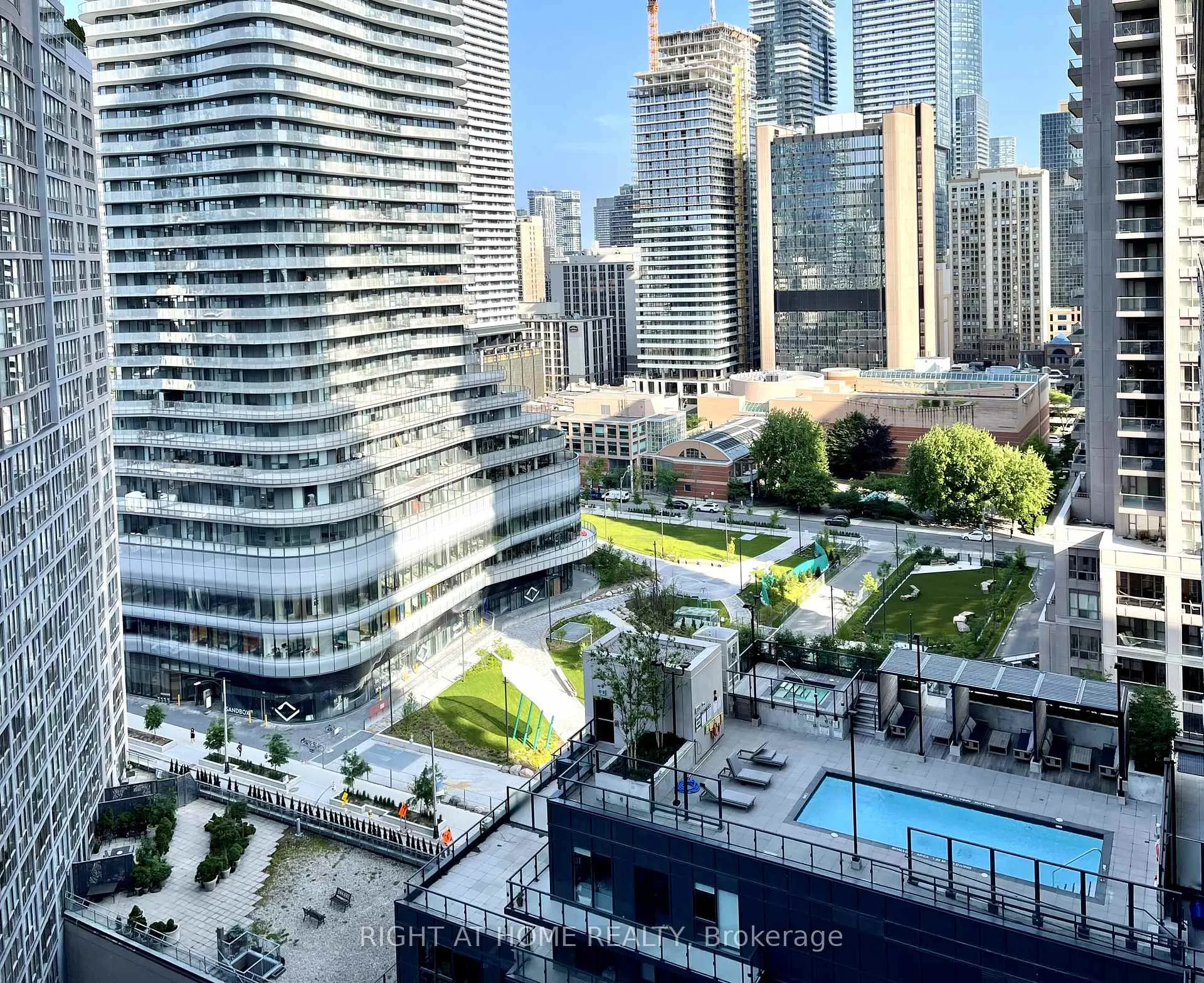 Photo 15 of Unit 1616, 955 Bay Street, Toronto, Bay Street Corridor — HOMEH