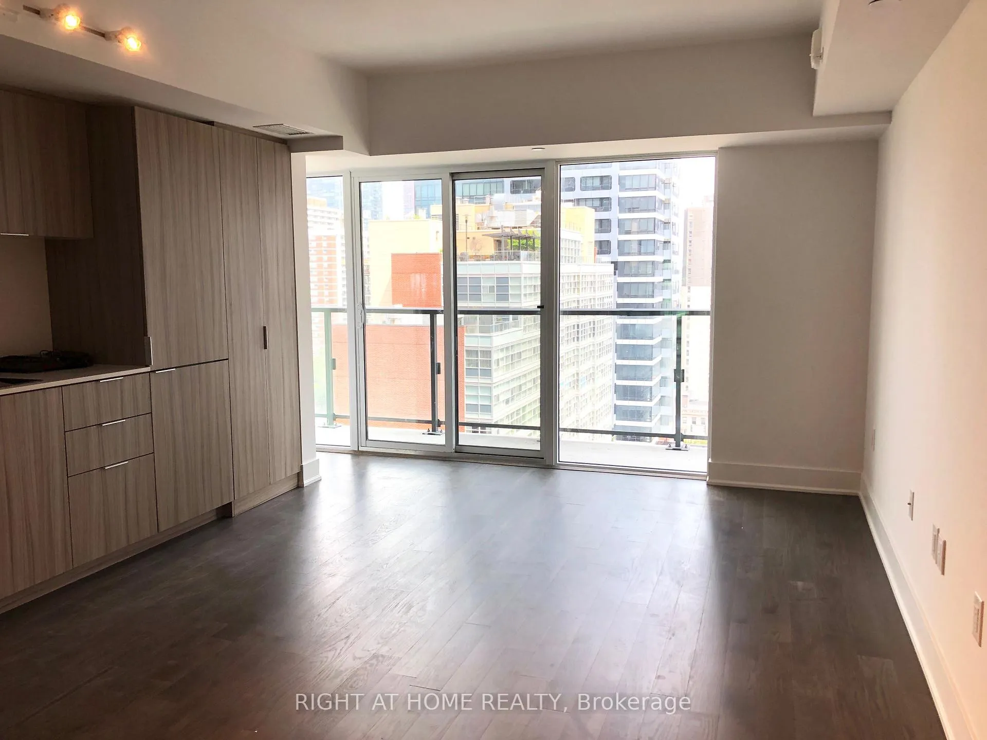 Photo 18 of Unit 1616, 955 Bay Street, Toronto, Bay Street Corridor — HOMEH