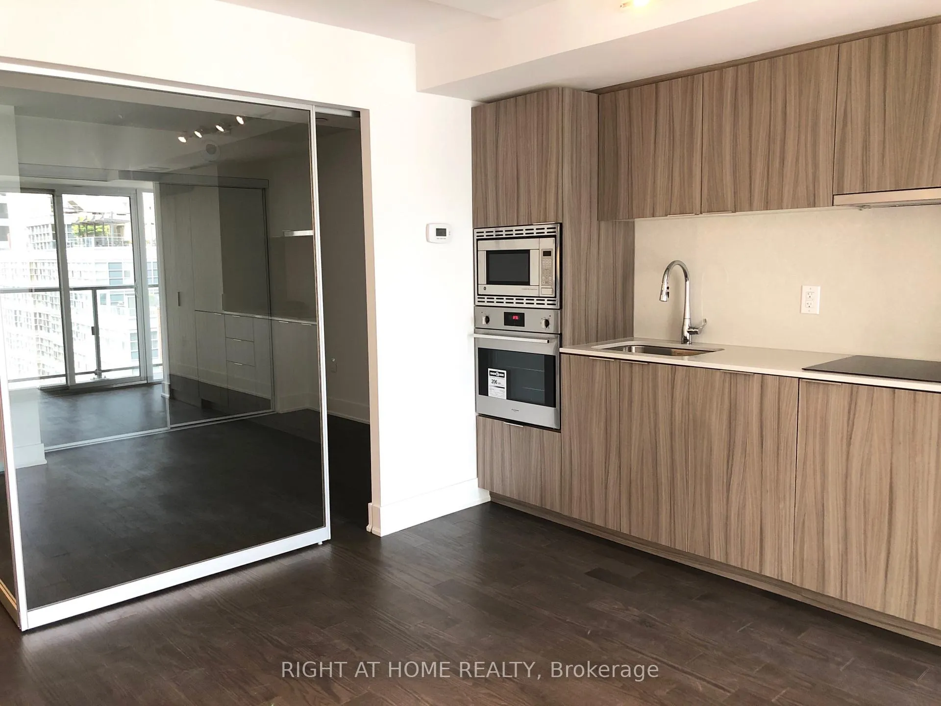 Photo 21 of Unit 1616, 955 Bay Street, Toronto, Bay Street Corridor — HOMEH