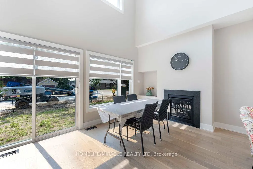 Photo 20 of 6 Rice Lane, Orillia — HOMEH