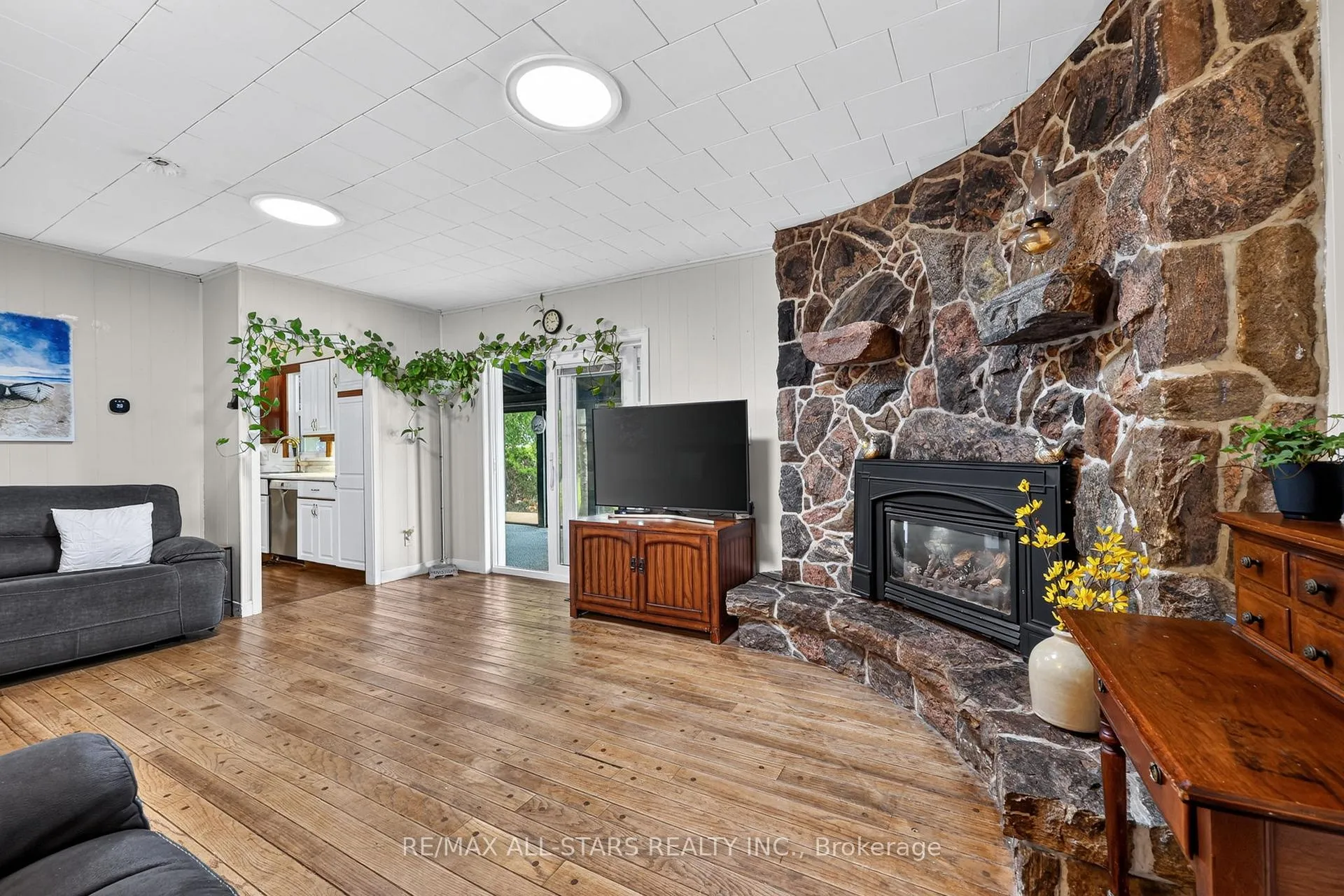 Photo 12 of 1670 Concession Road A, Ramara, Brechin — HOMEH