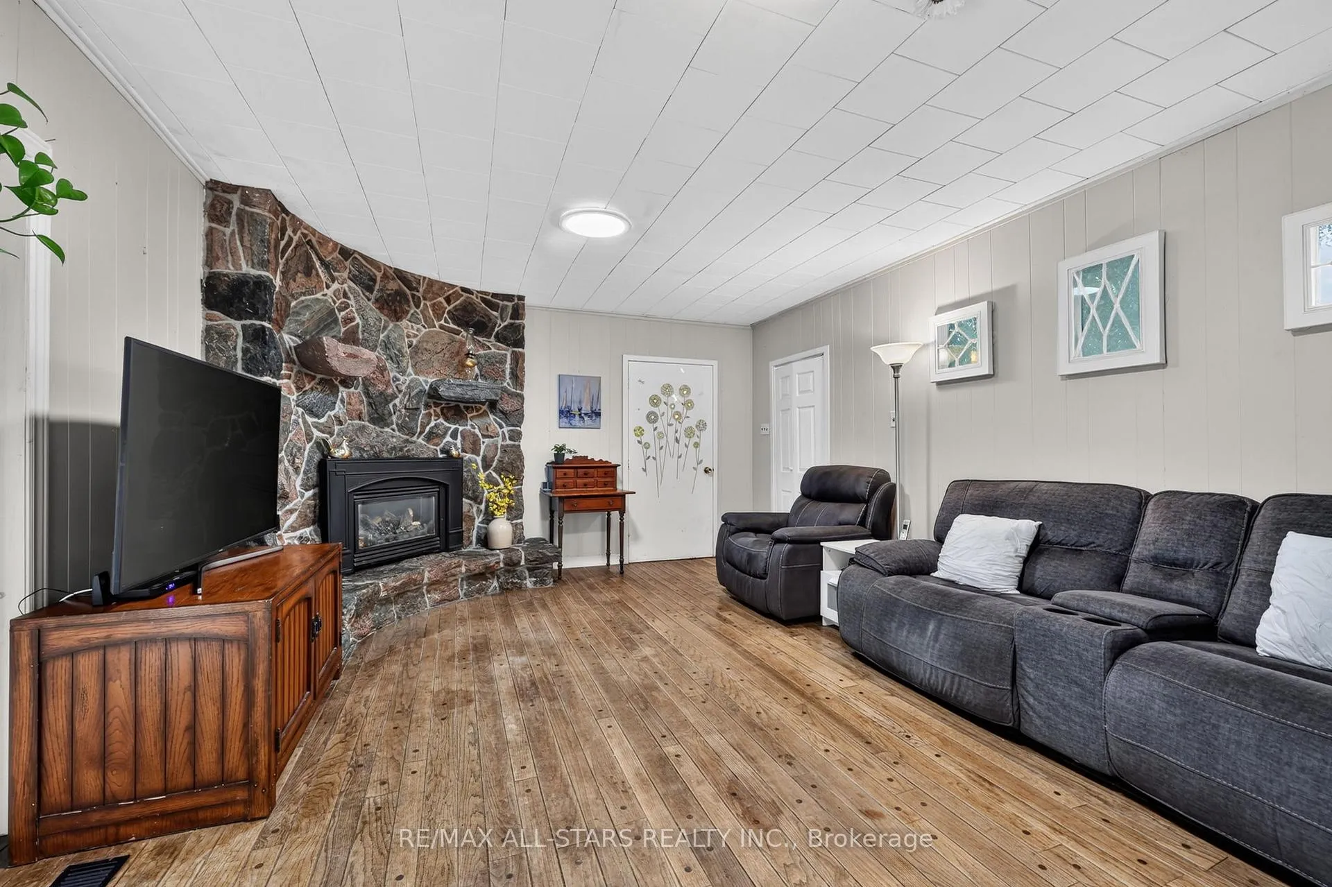 Photo 13 of 1670 Concession Road A, Ramara, Brechin — HOMEH